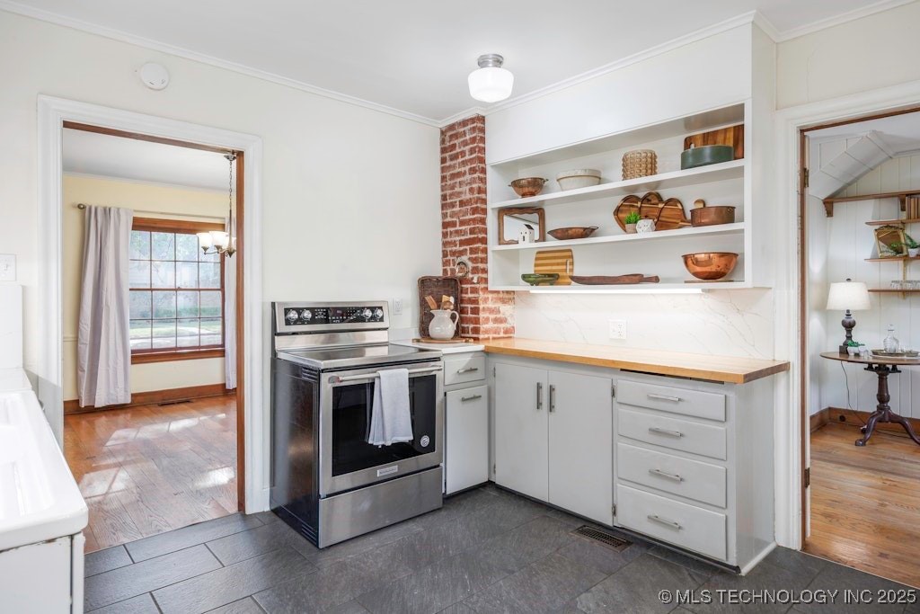 1655 Cherokee Place Property Photo 19