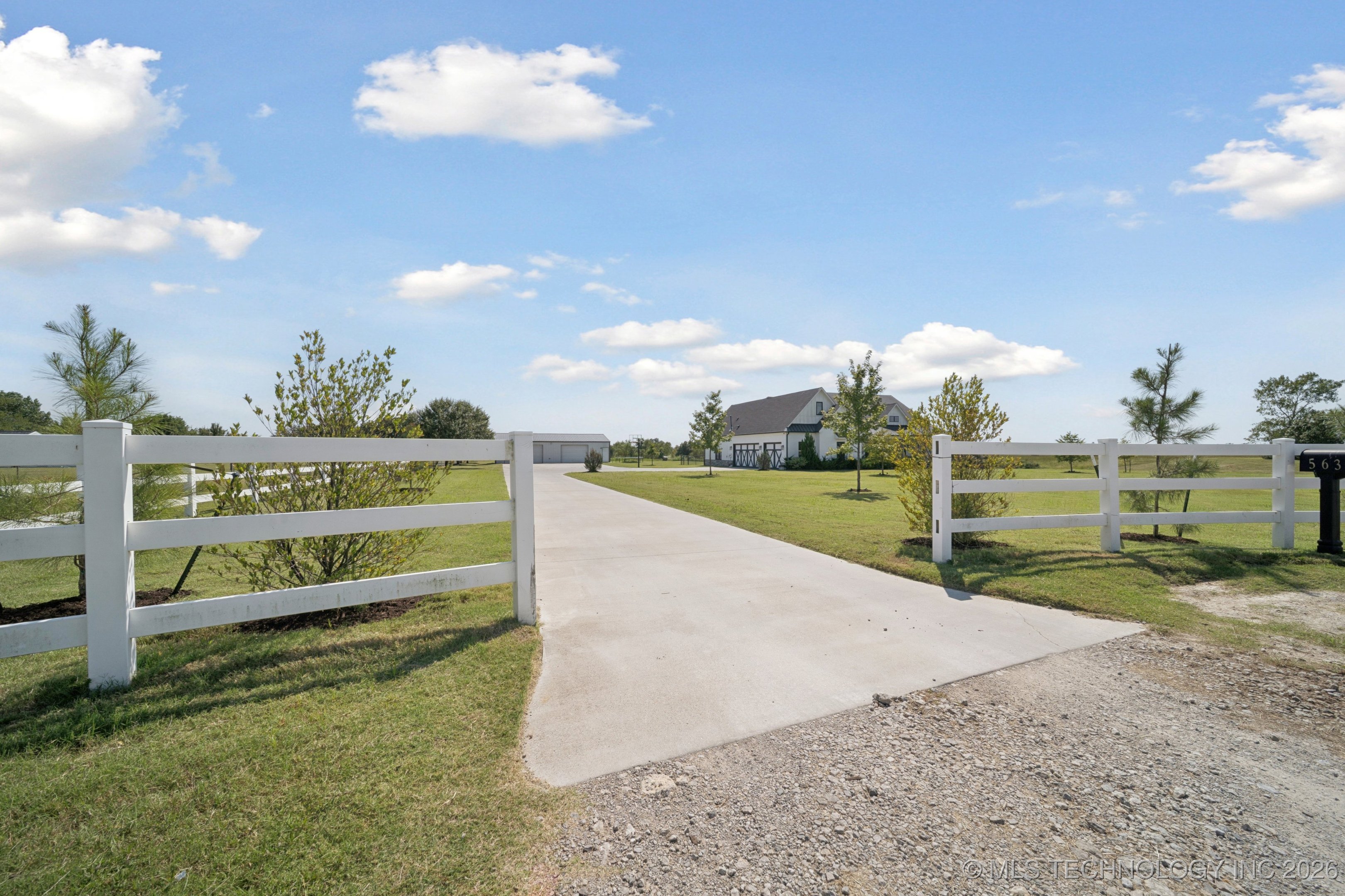 5634 E 186th Street S Property Photo 6