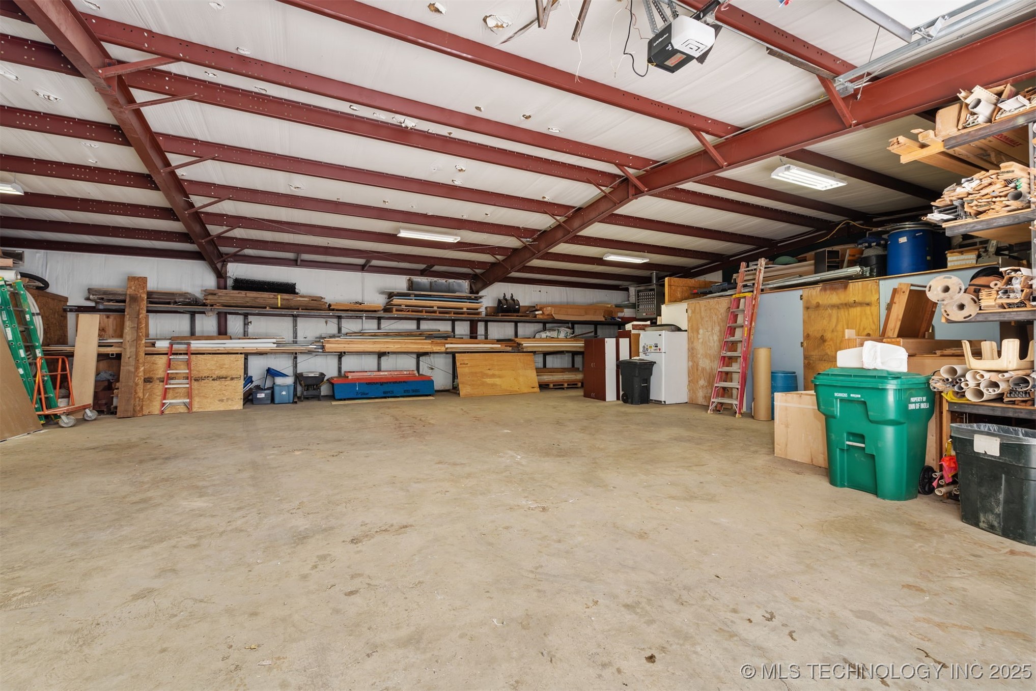 107 Ne A Street Property Photo 4