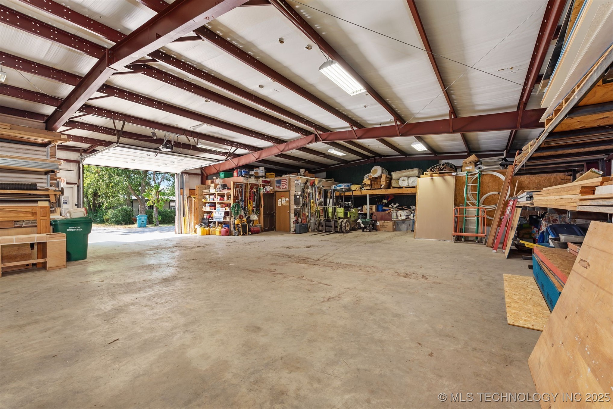 107 Ne A Street Property Photo 16