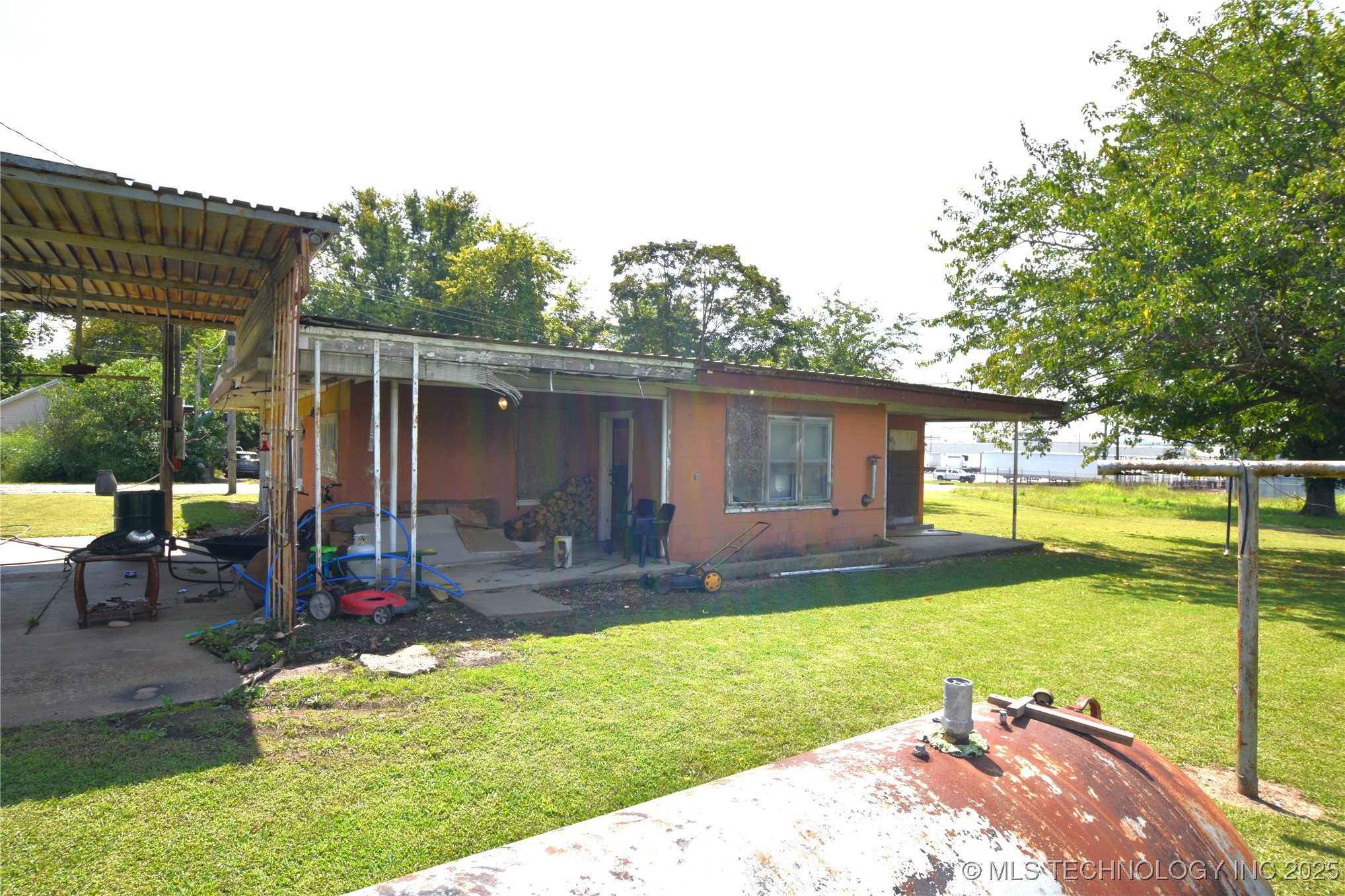 319 E Oak Street Property Photo 11