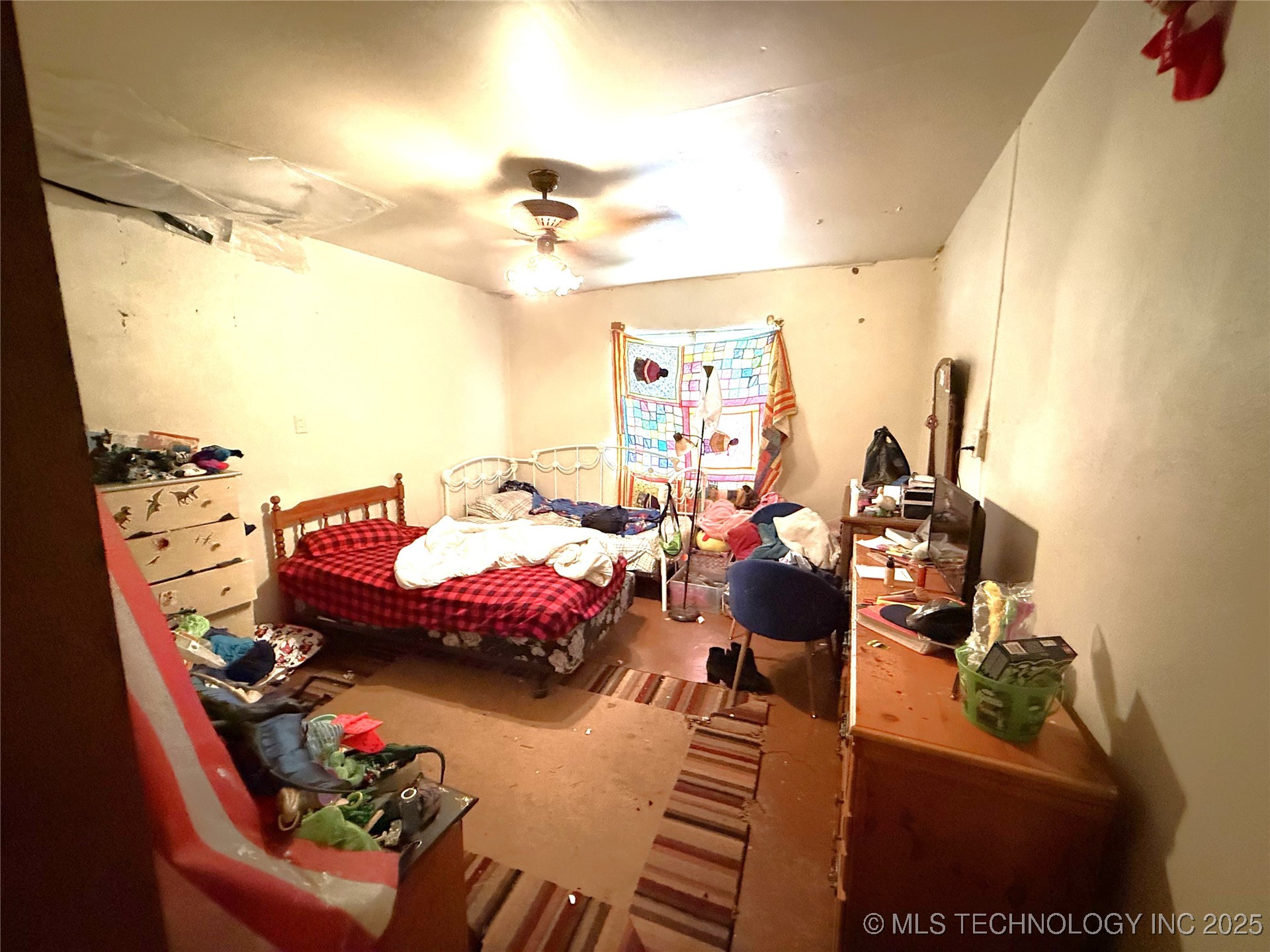 319 E Oak Street Property Photo 24