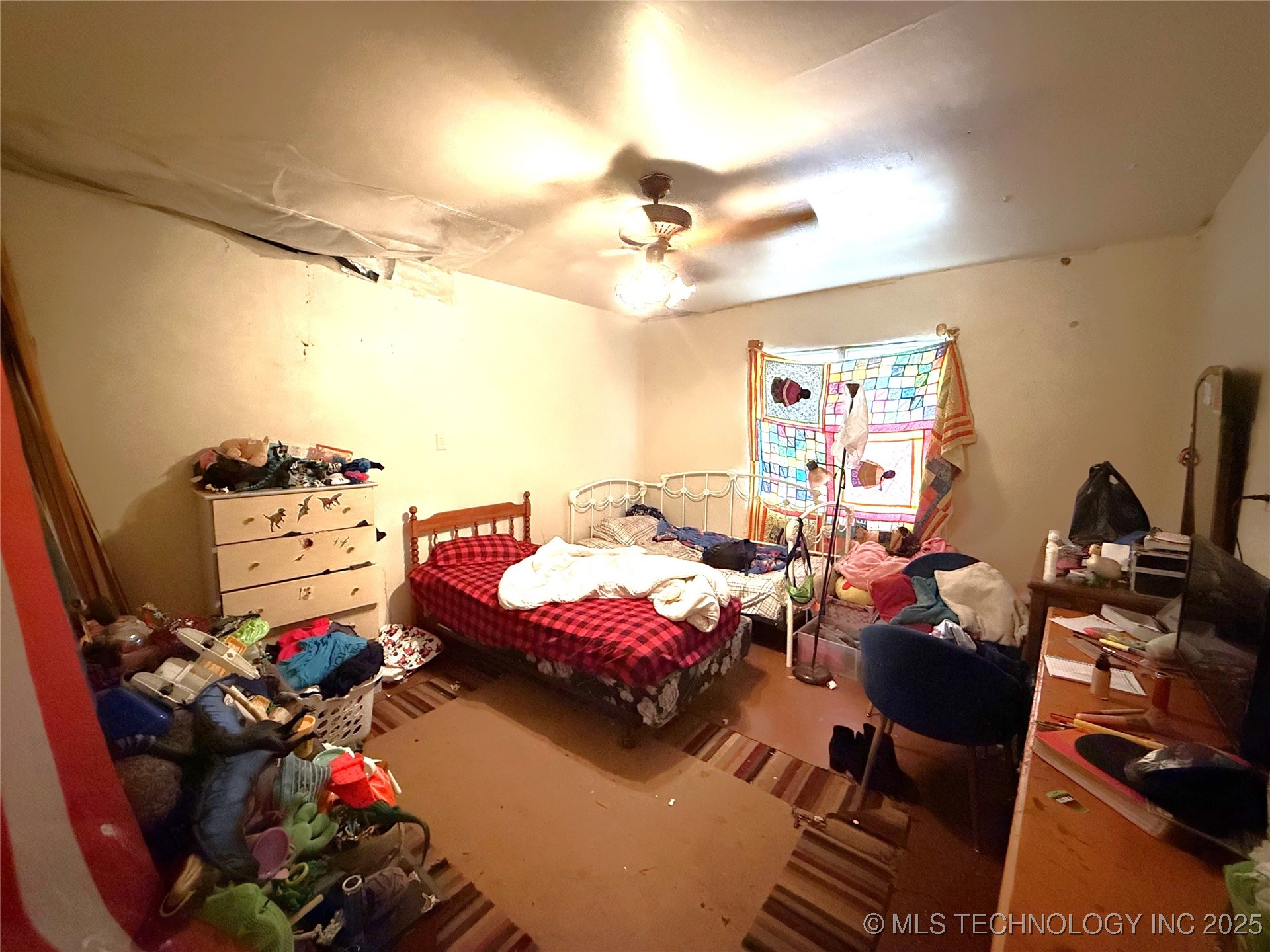 319 E Oak Street Property Photo 25