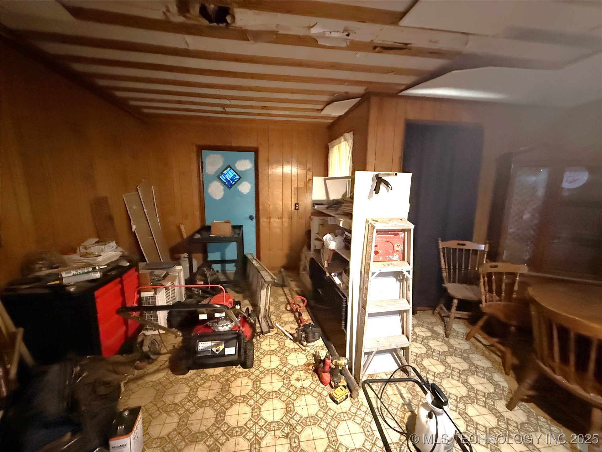 319 E Oak Street Property Photo 28