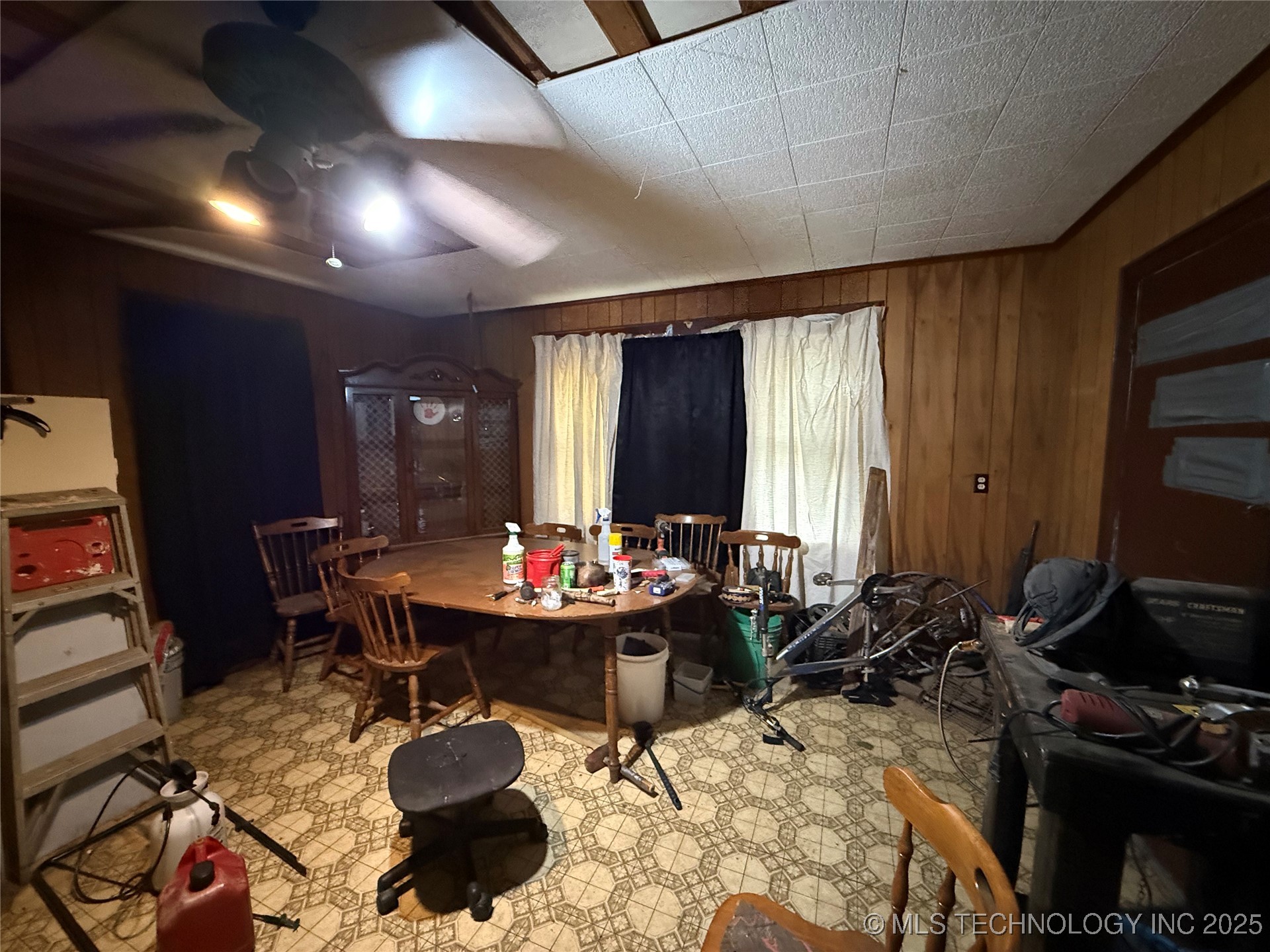 319 E Oak Street Property Photo 29