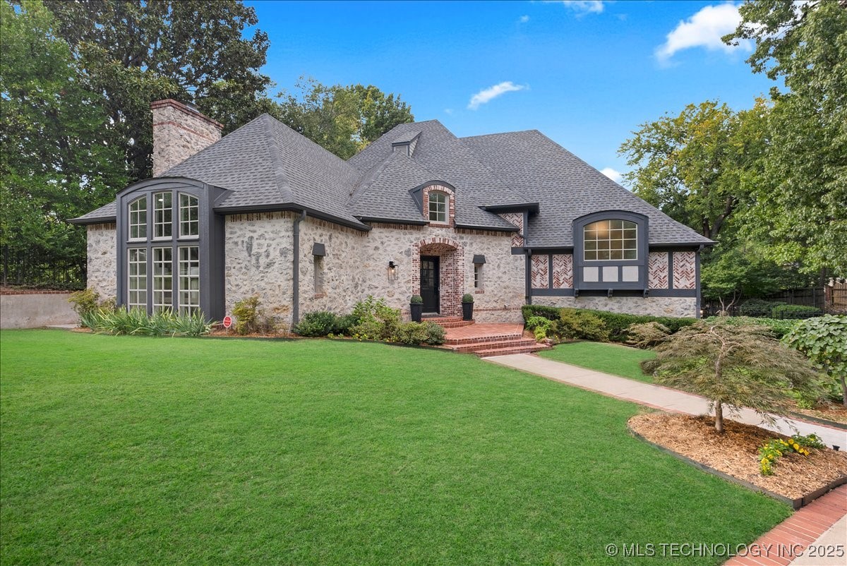 4004 S Yorktown Avenue Property Photo 1