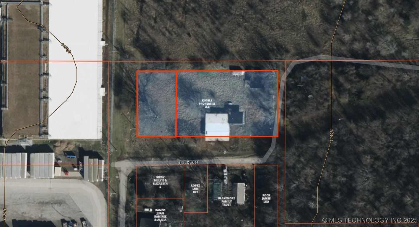 317 E Oak Street Property Photo 1