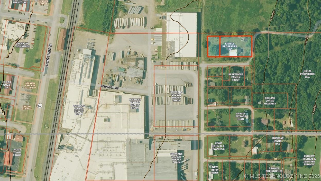 317 E Oak Street Property Photo 7