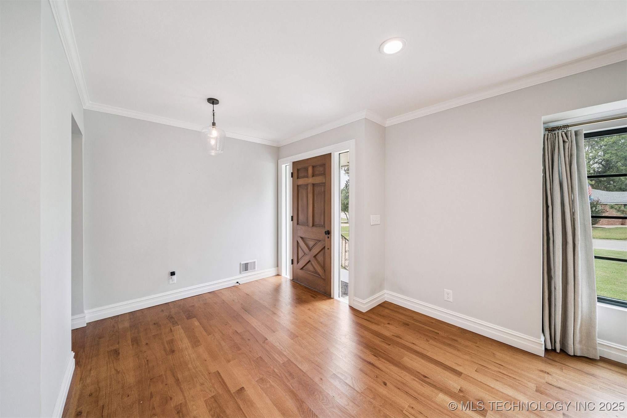 411 W Kaw Avenue Property Photo 6