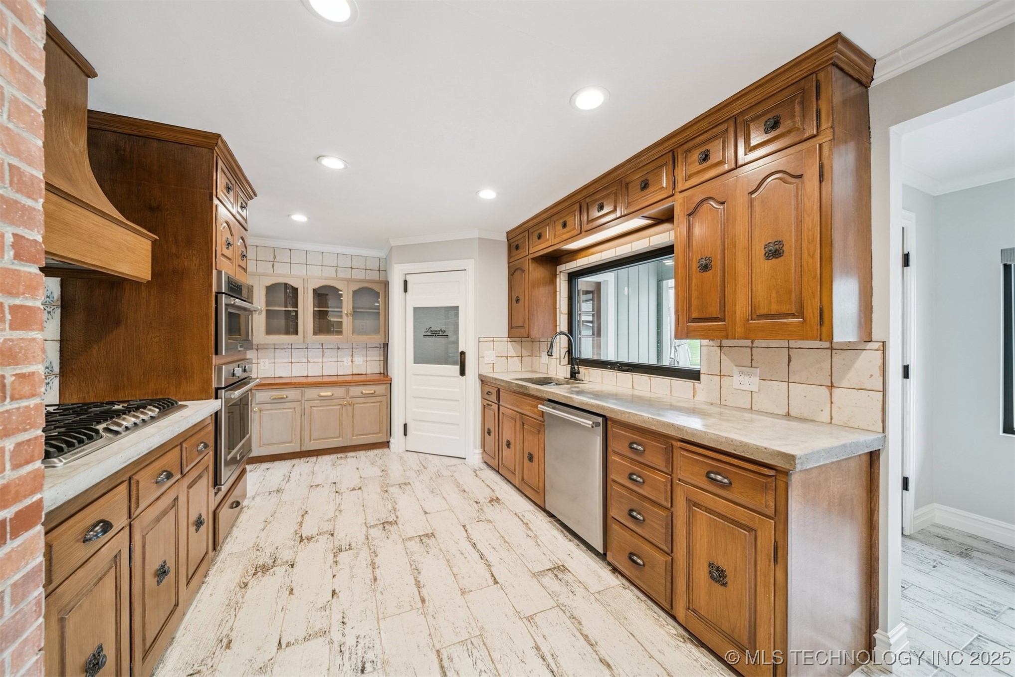 411 W Kaw Avenue Property Photo 14