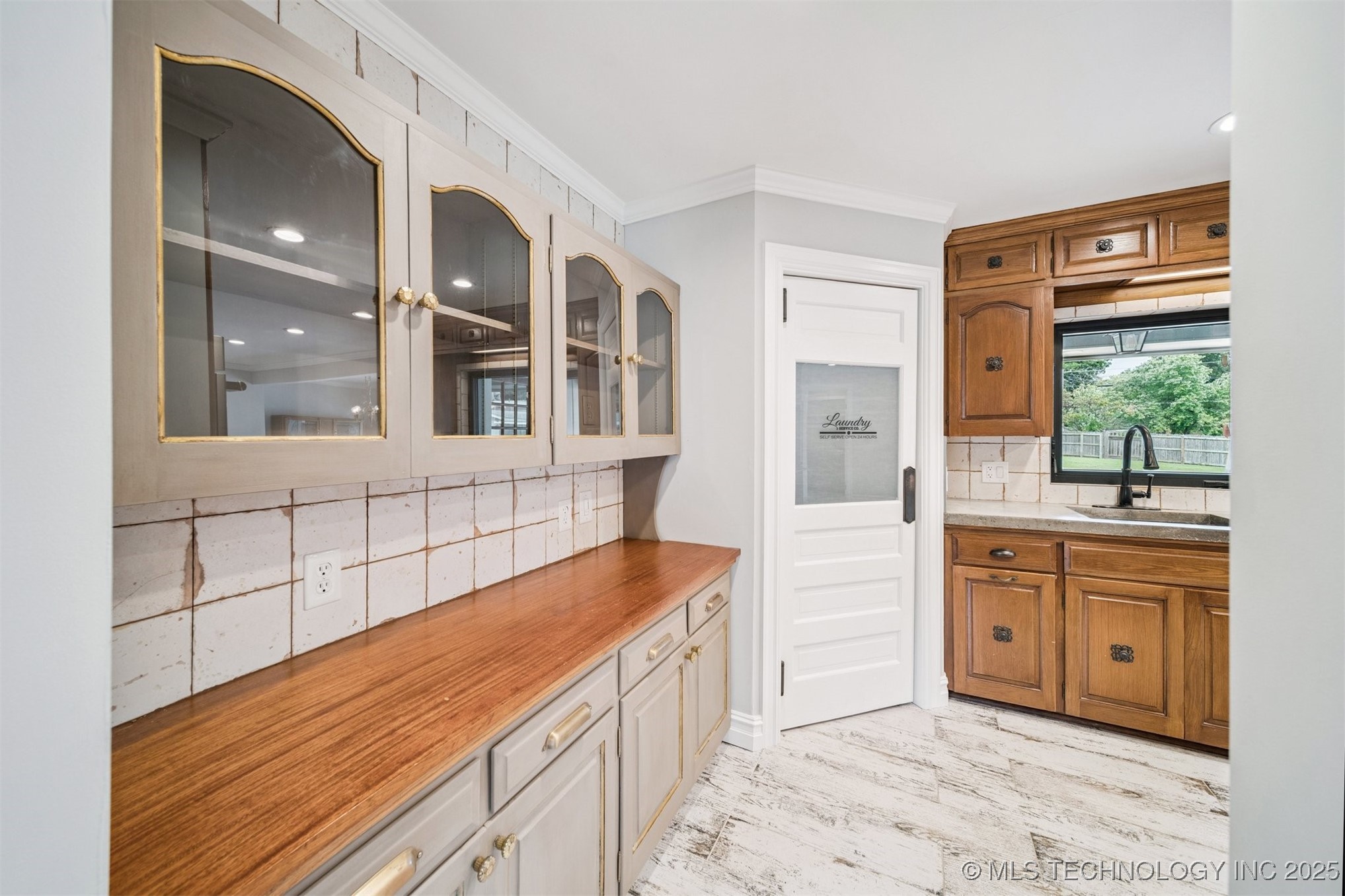 411 W Kaw Avenue Property Photo 17