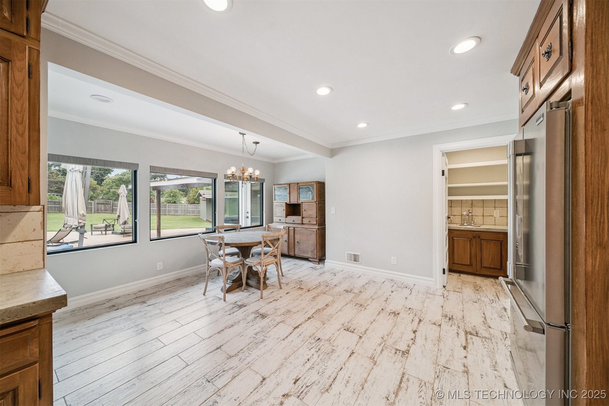 411 W Kaw Avenue Property Photo 18