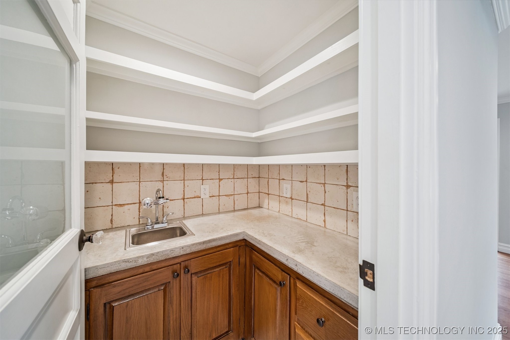 411 W Kaw Avenue Property Photo 22