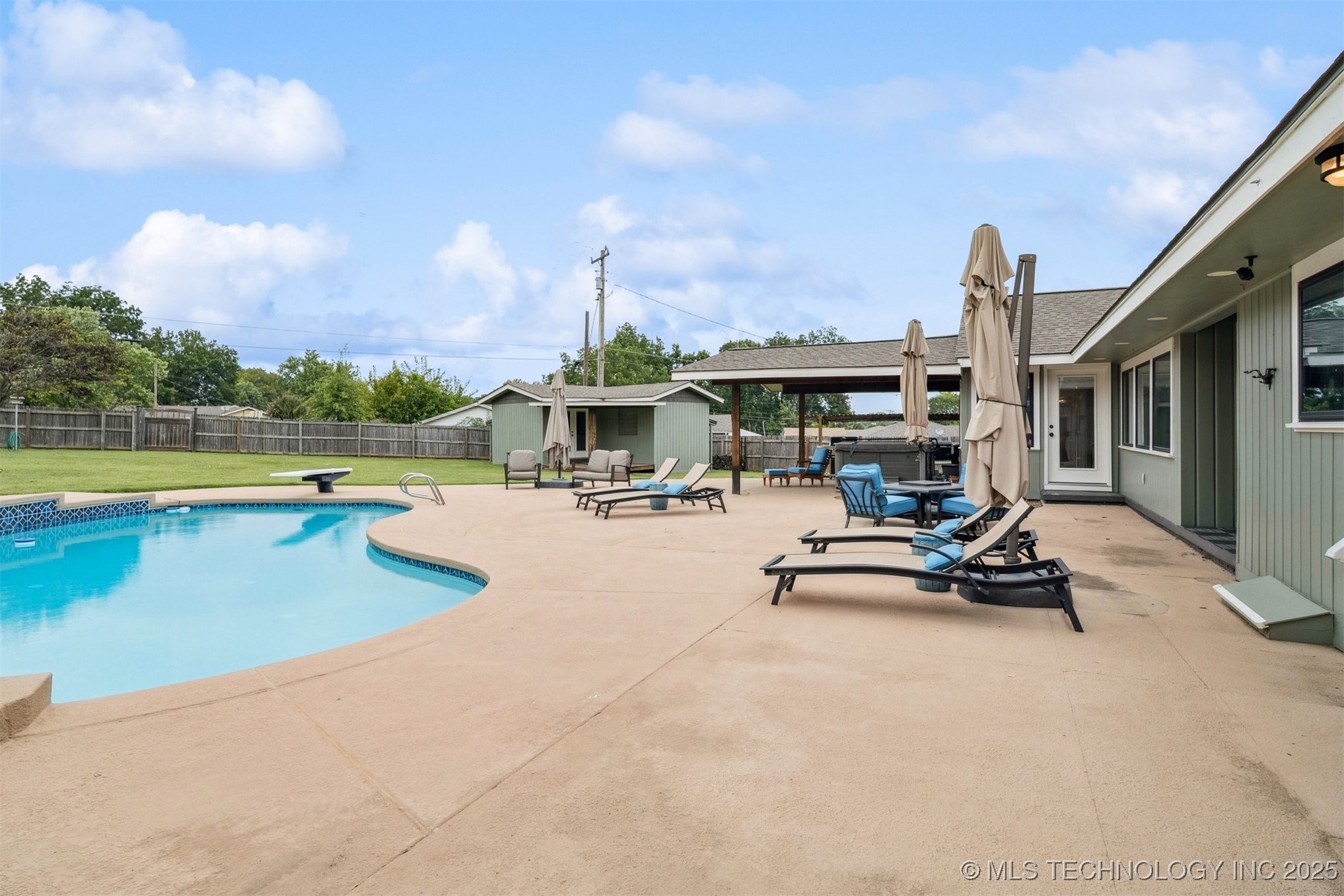 411 W Kaw Avenue Property Photo 38