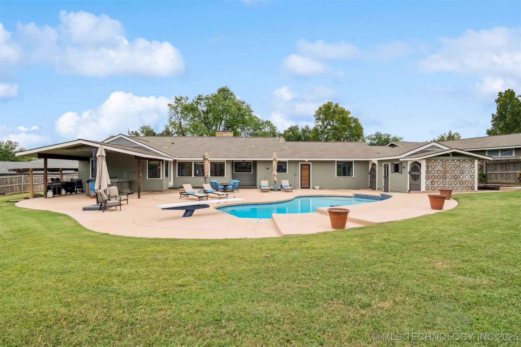 411 W Kaw Avenue Property Photo 40