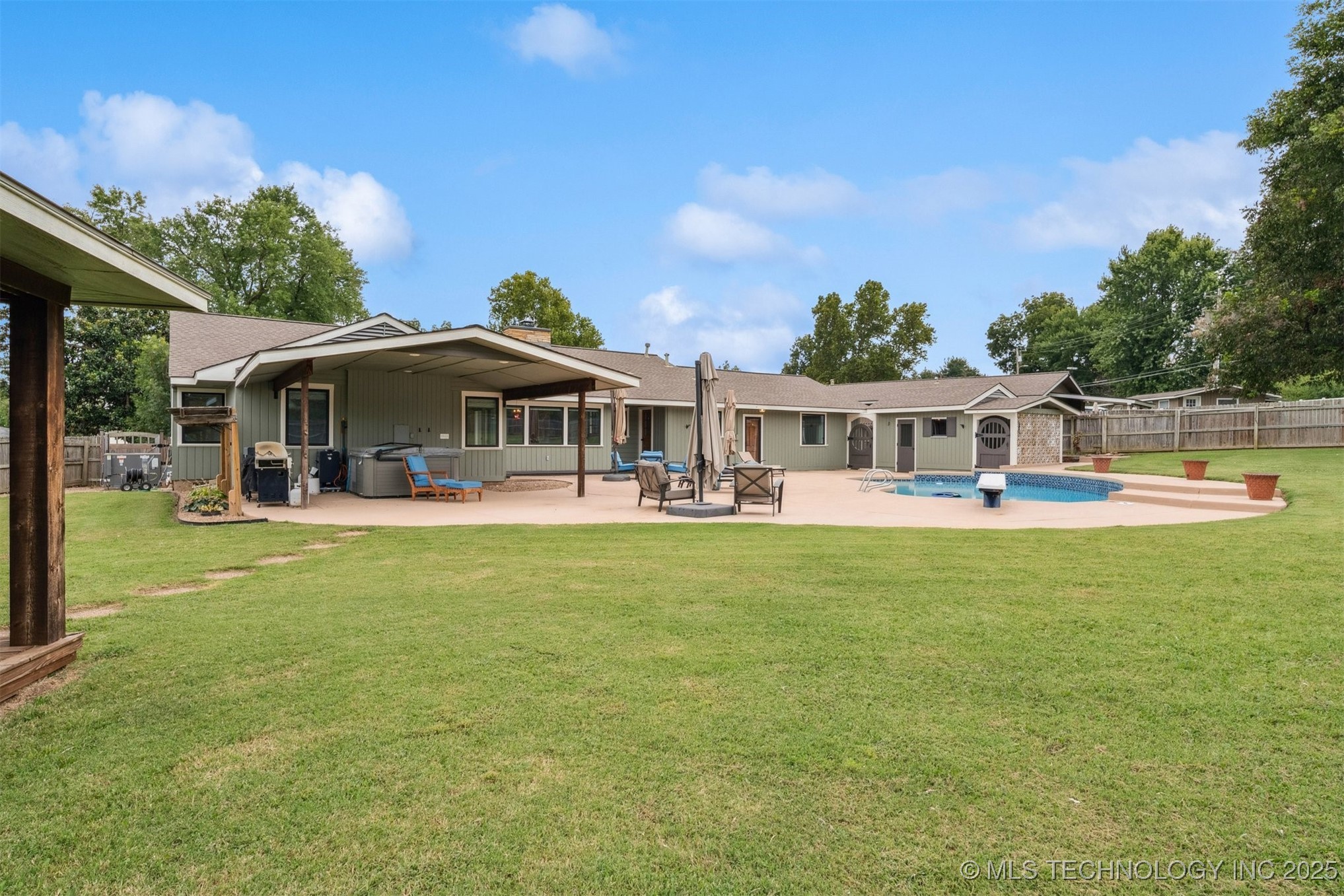 411 W Kaw Avenue Property Photo 42