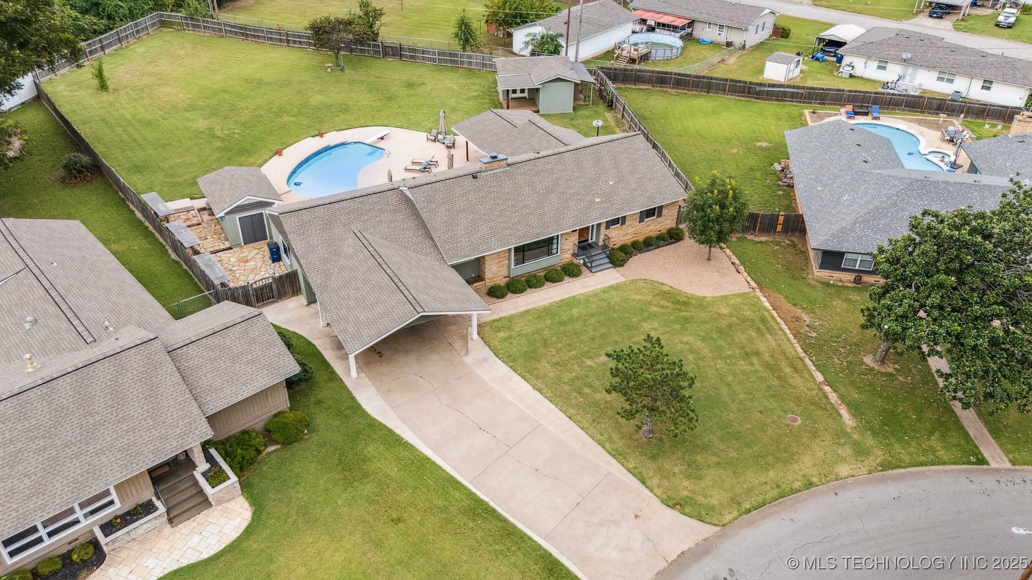 411 W Kaw Avenue Property Photo 46