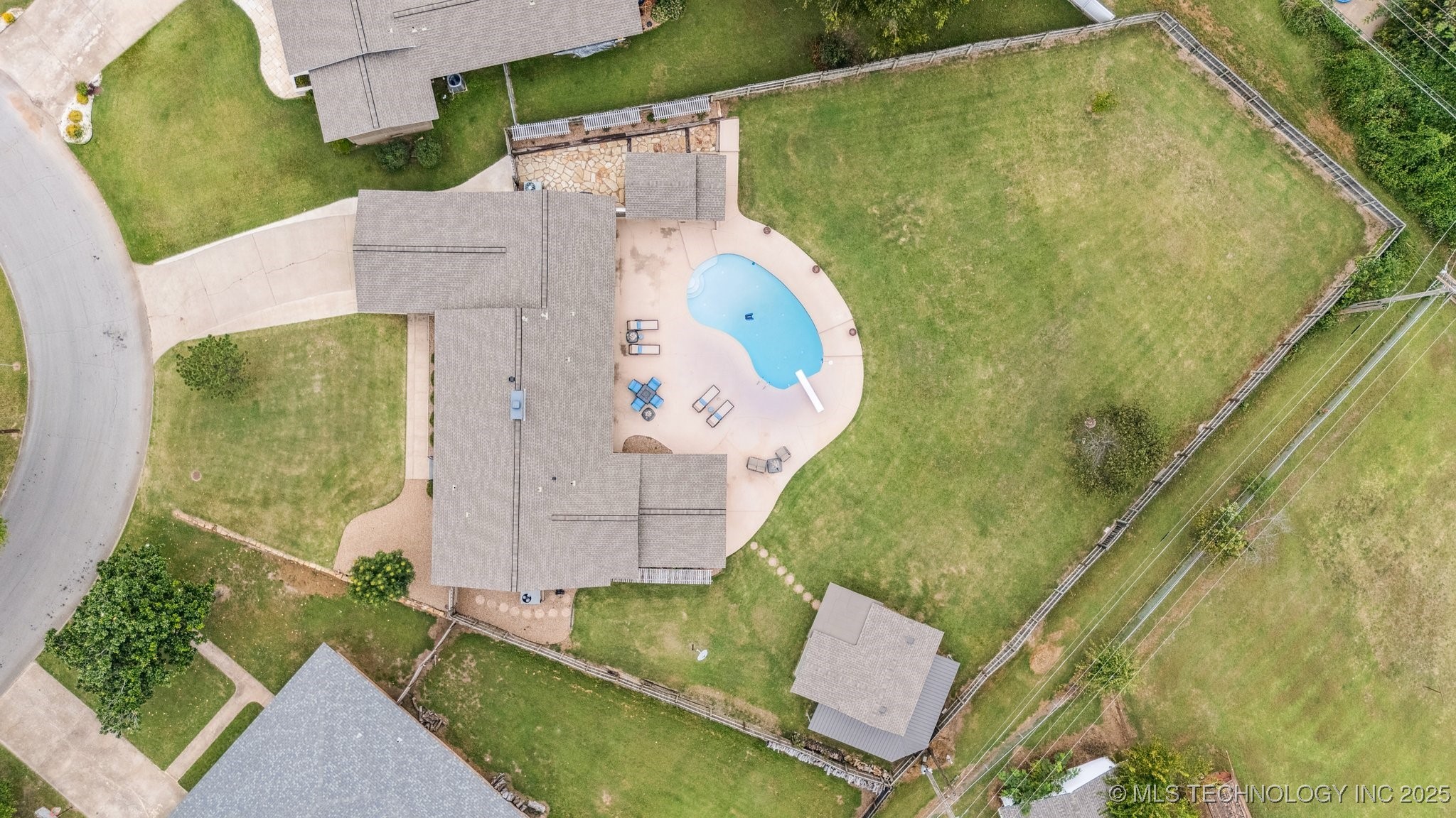 411 W Kaw Avenue Property Photo 47