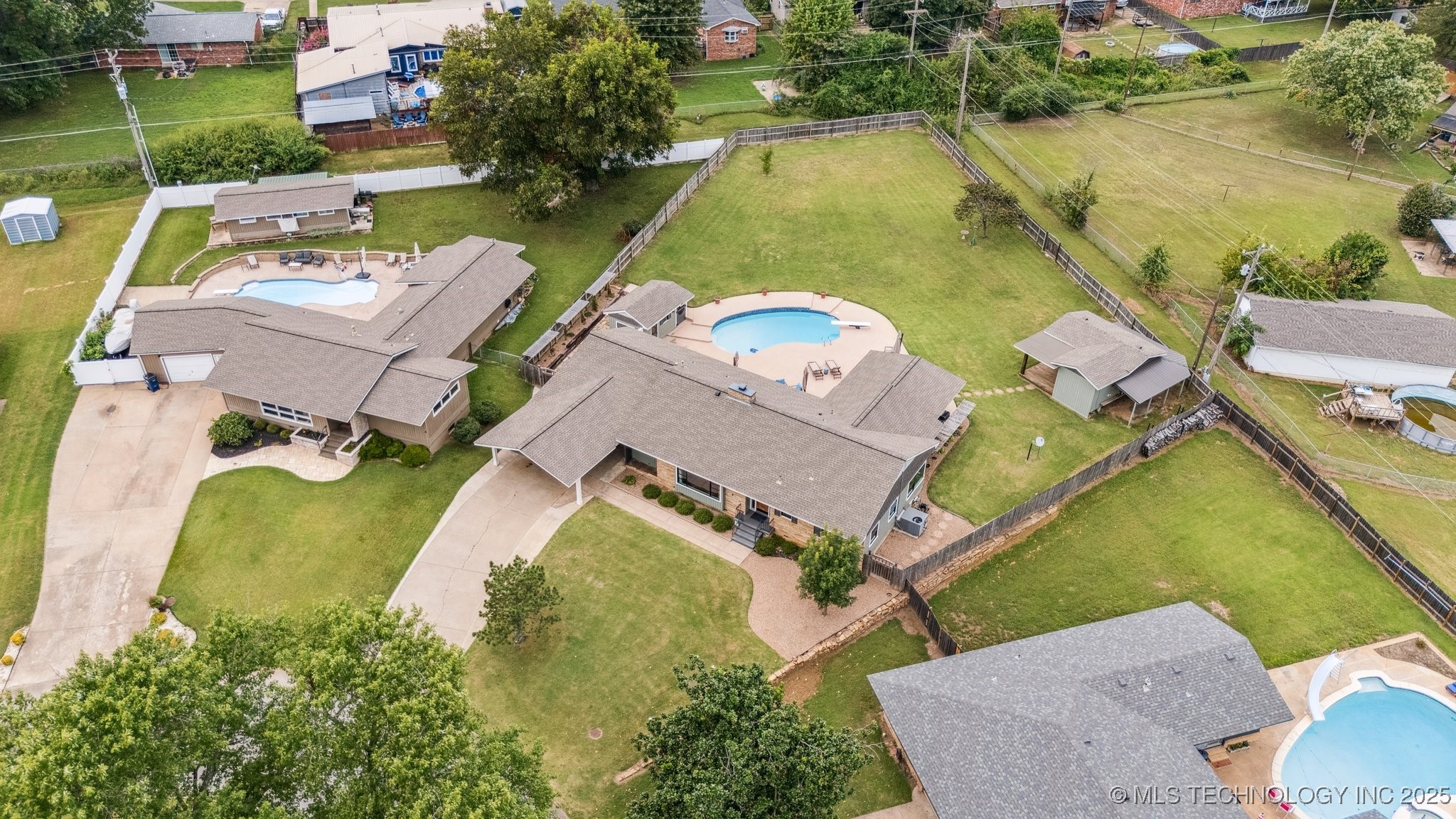 411 W Kaw Avenue Property Photo 49