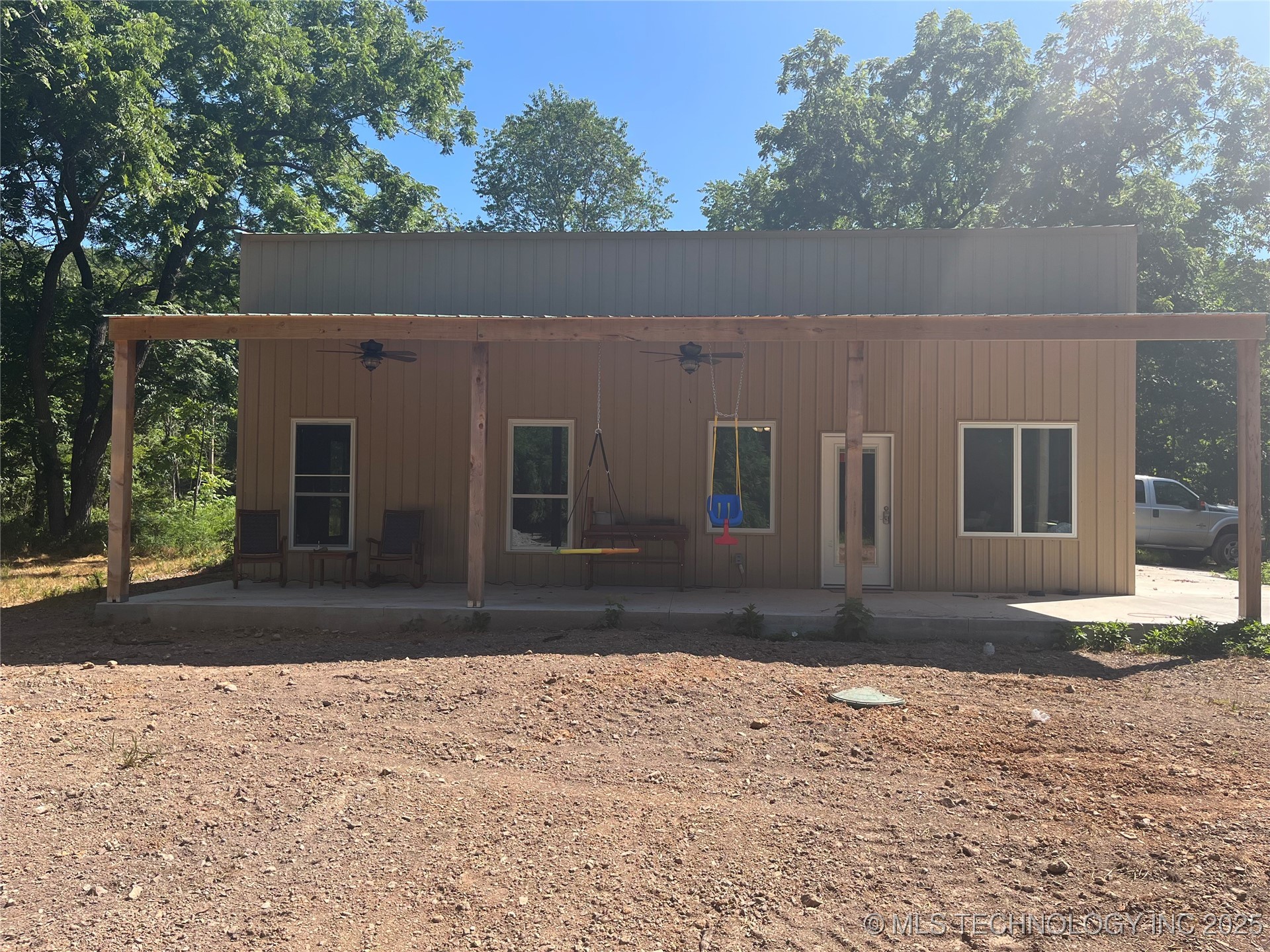 49381 525 Road Property Photo 1