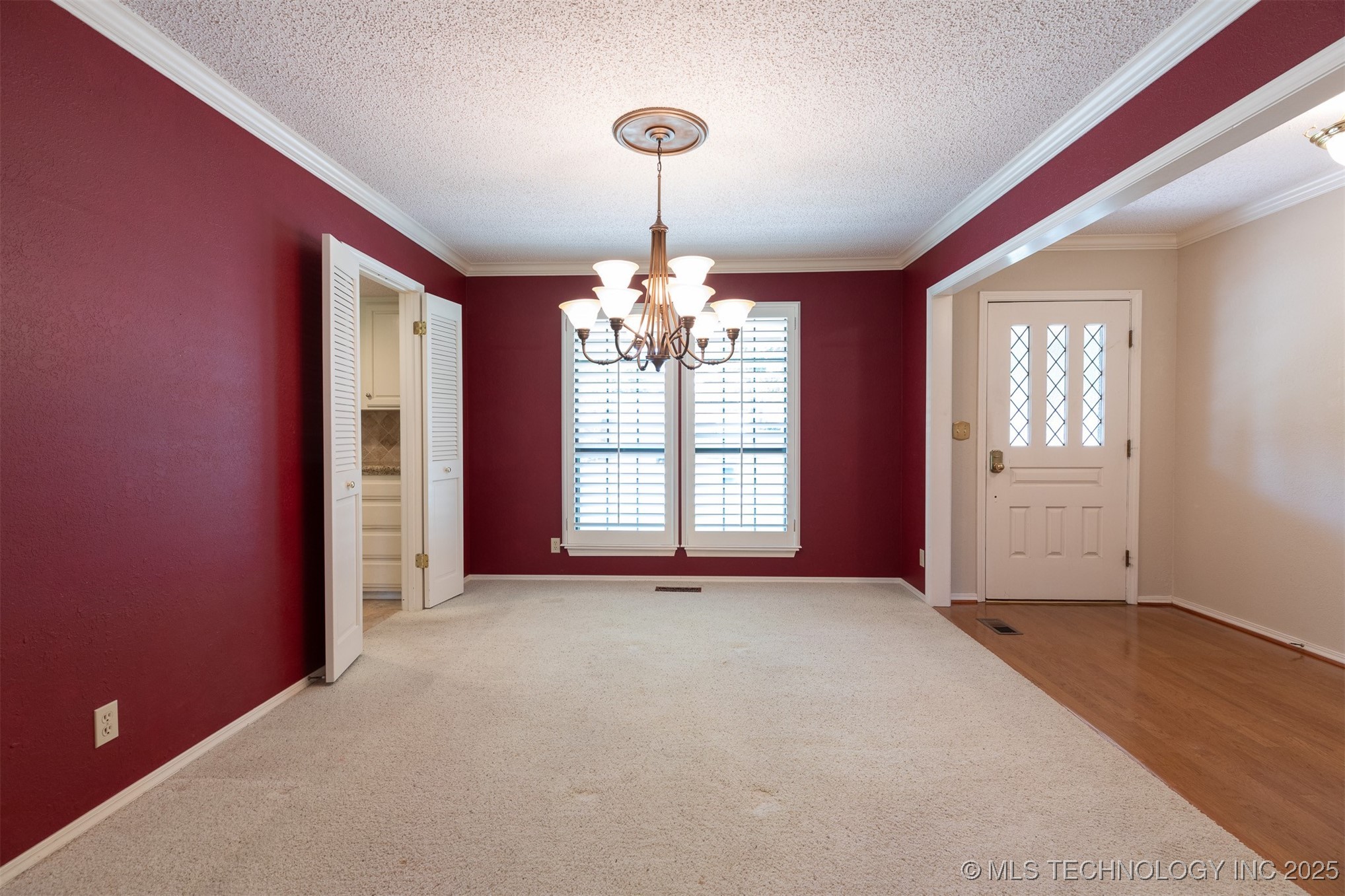 834 Lynwood Lane Property Photo 4