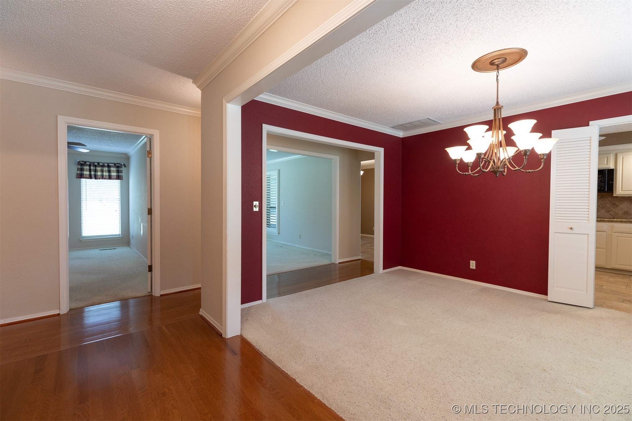 834 Lynwood Lane Property Photo 5