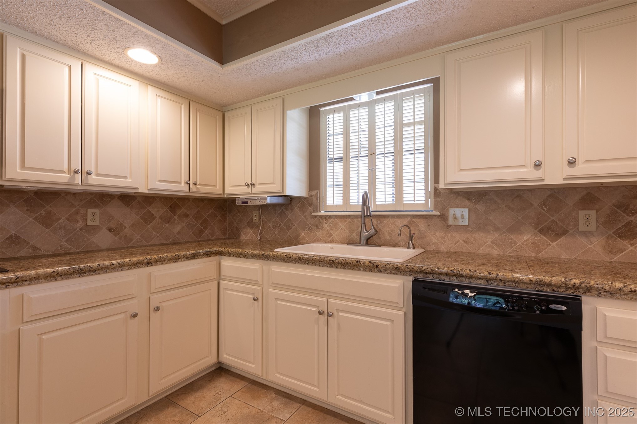 834 Lynwood Lane Property Photo 10