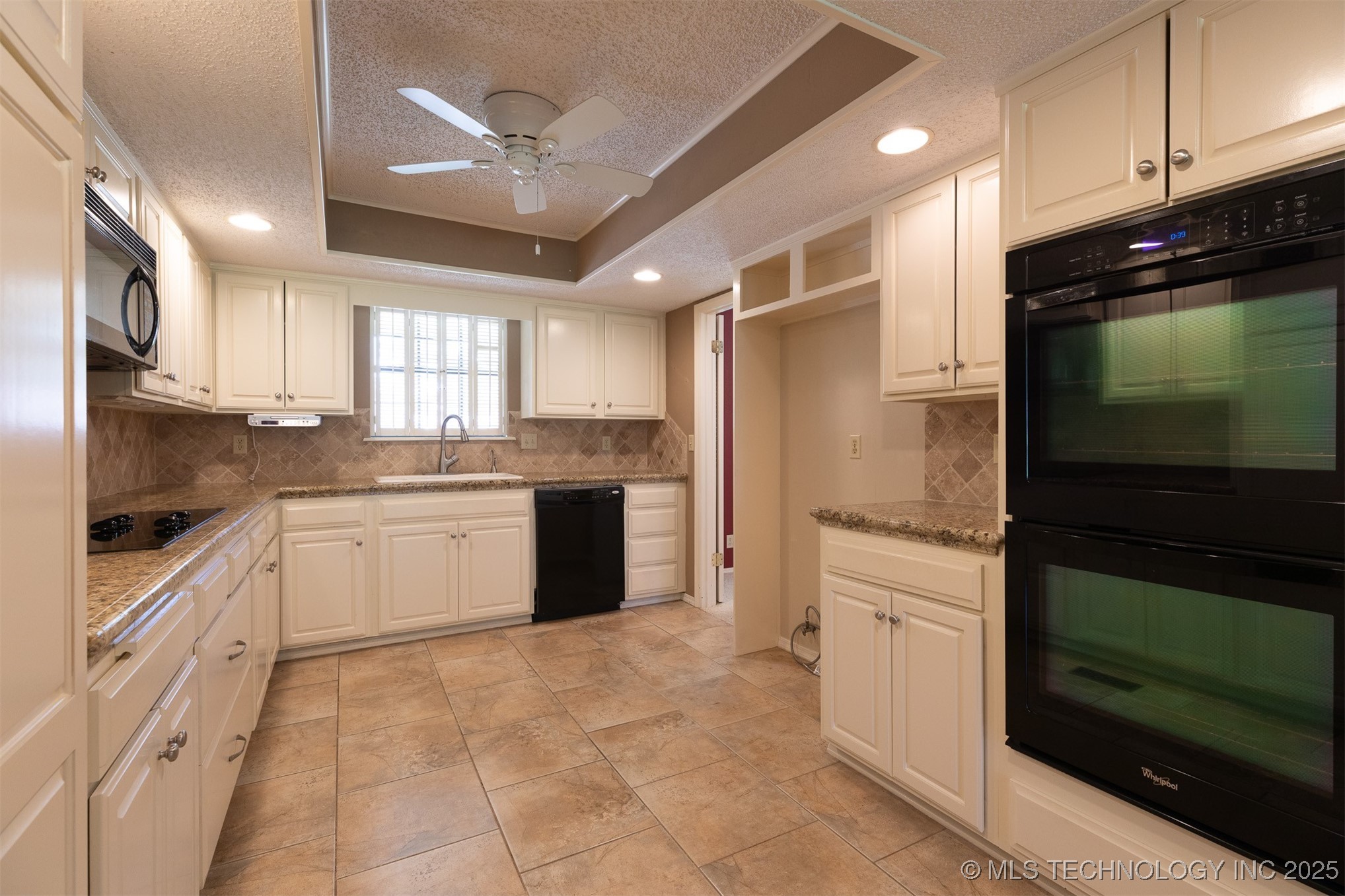 834 Lynwood Lane Property Photo 11