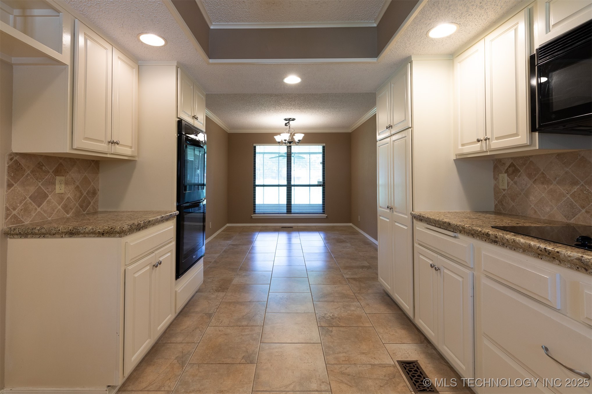 834 Lynwood Lane Property Photo 13