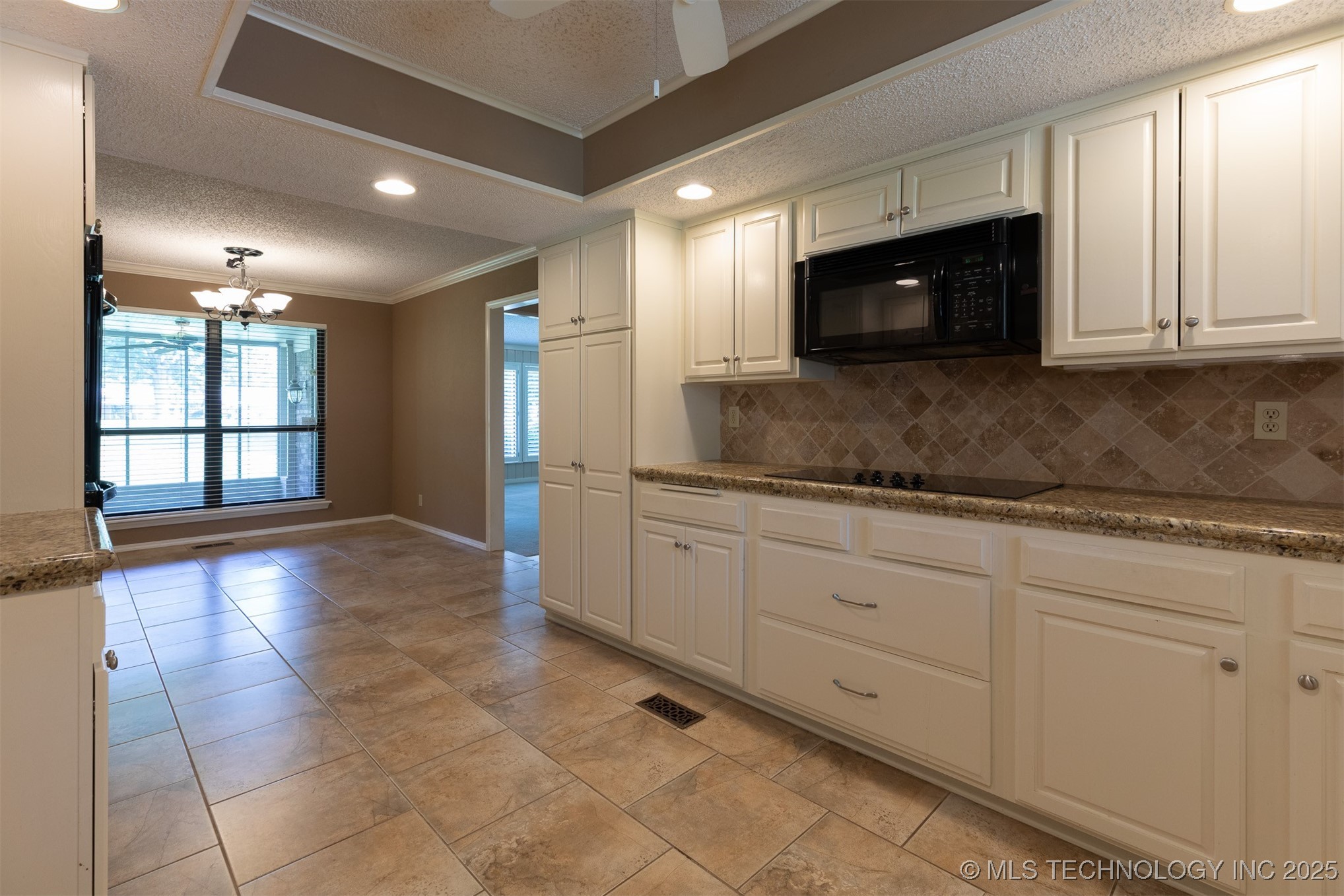 834 Lynwood Lane Property Photo 14