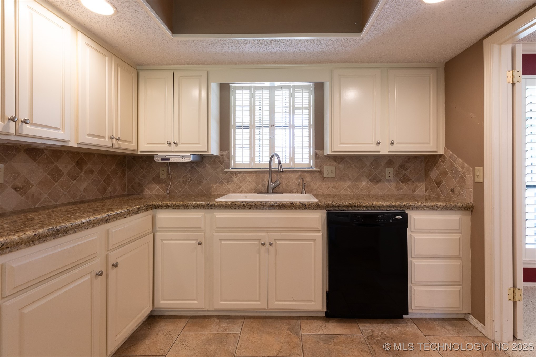 834 Lynwood Lane Property Photo 15