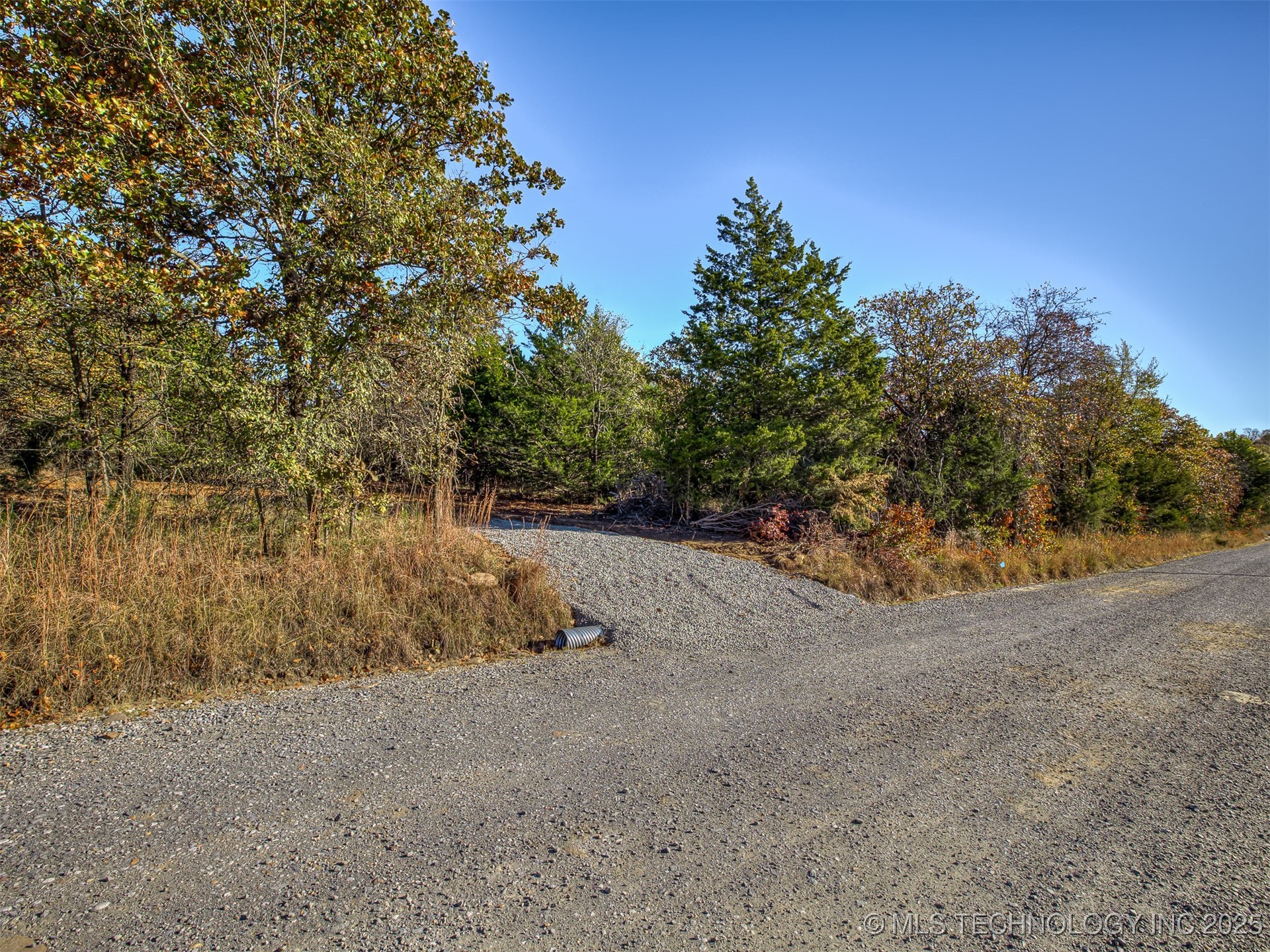 1 E 1165 Road Property Photo 7