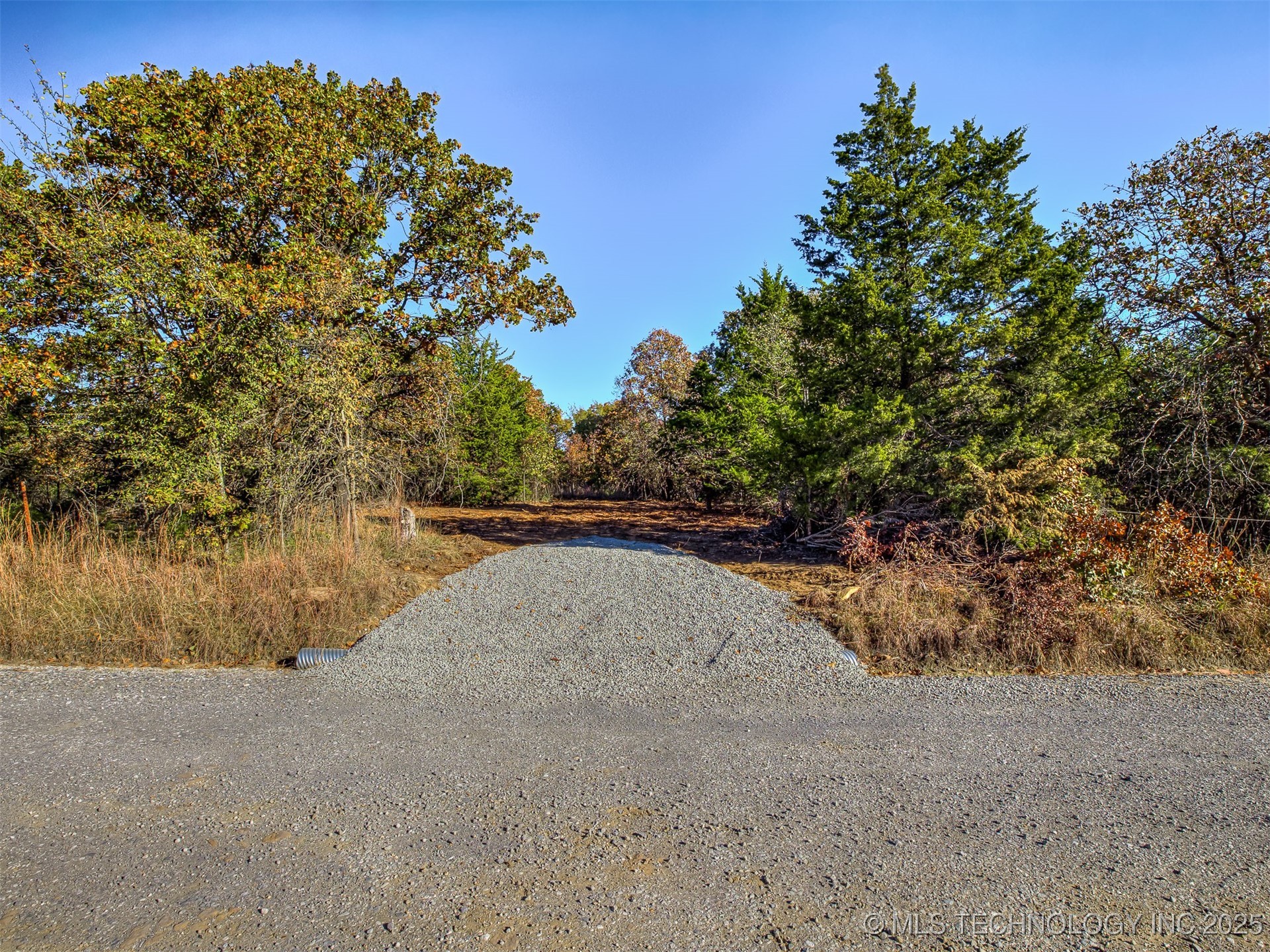 1 E 1165 Road Property Photo 9