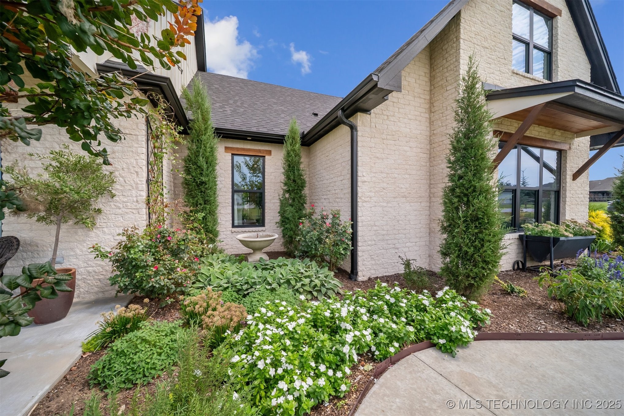 31001 E 68th Street Property Photo 6