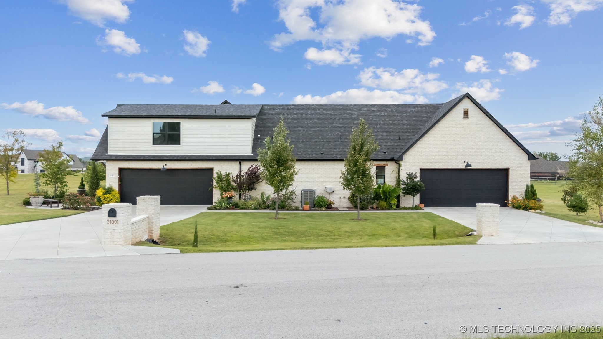 31001 E 68th Street Property Photo 77