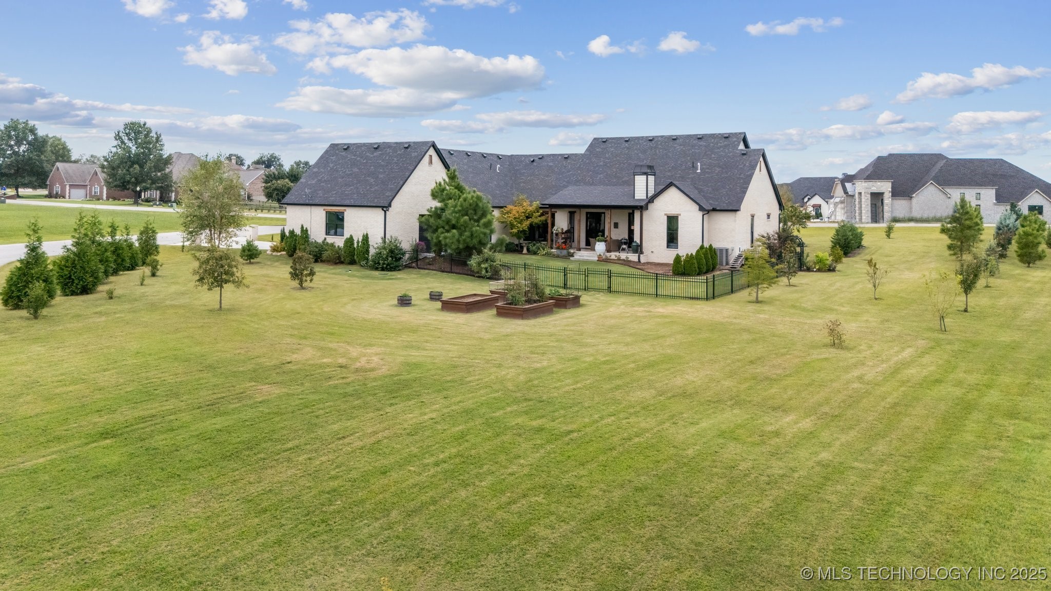 31001 E 68th Street Property Photo 94