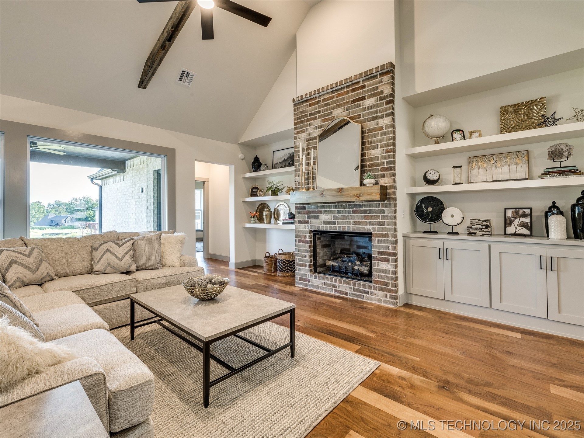 2354 E 134th Circle Property Photo 6