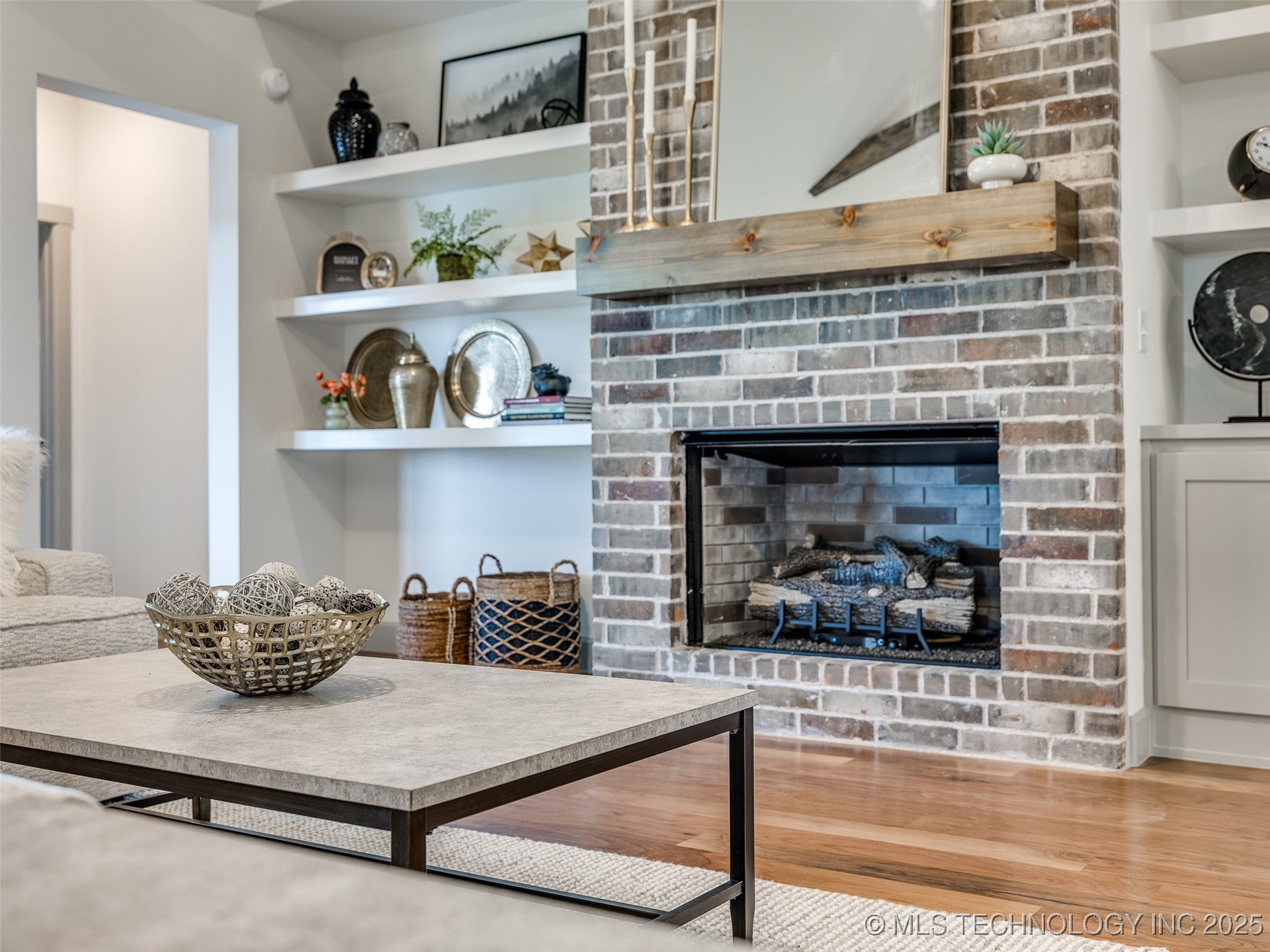 2354 E 134th Circle Property Photo 7