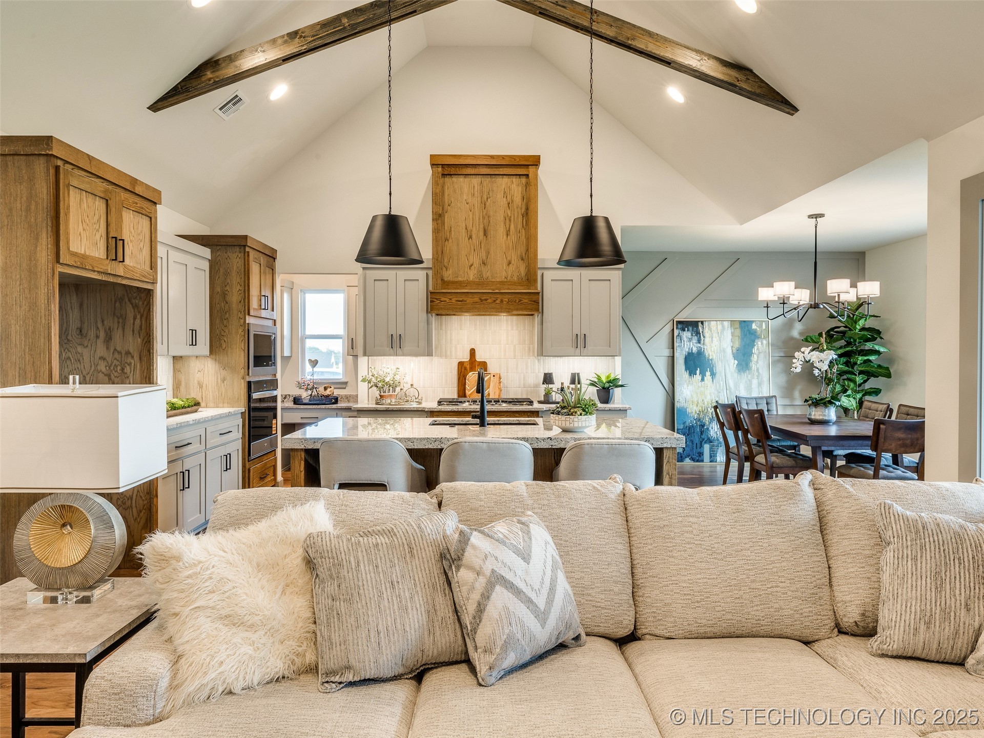 2354 E 134th Circle Property Photo 9