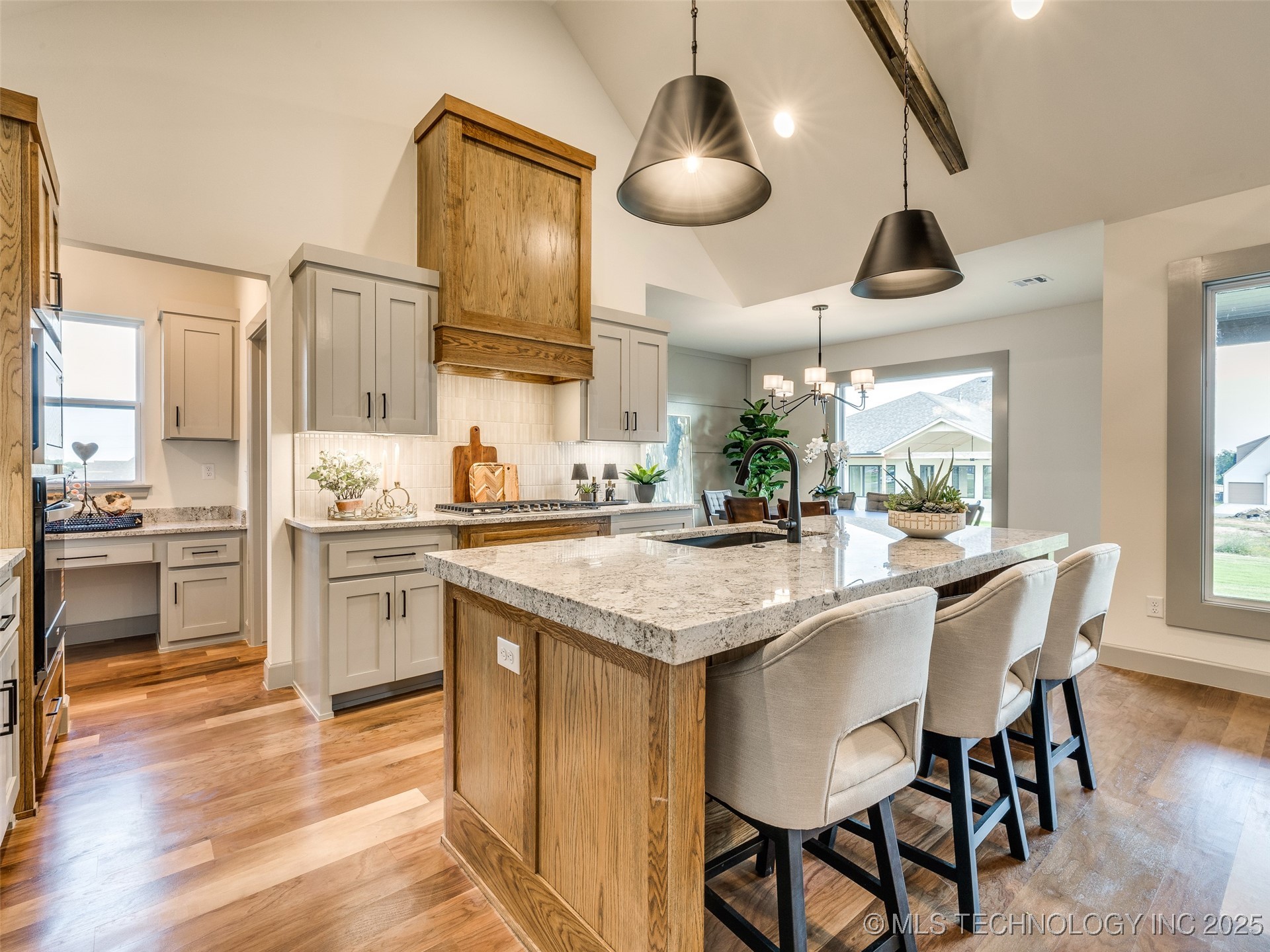 2354 E 134th Circle Property Photo 13