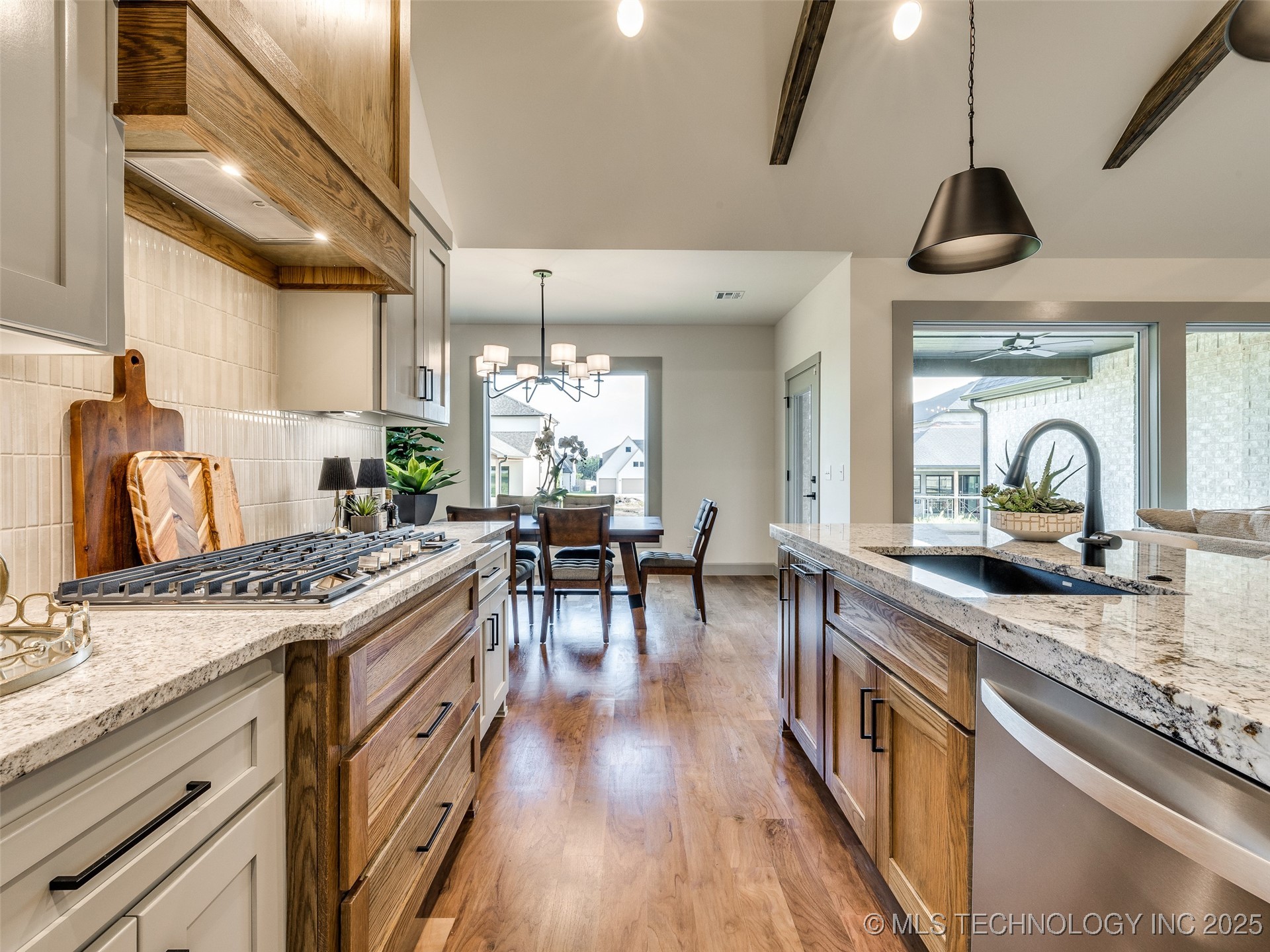 2354 E 134th Circle Property Photo 17