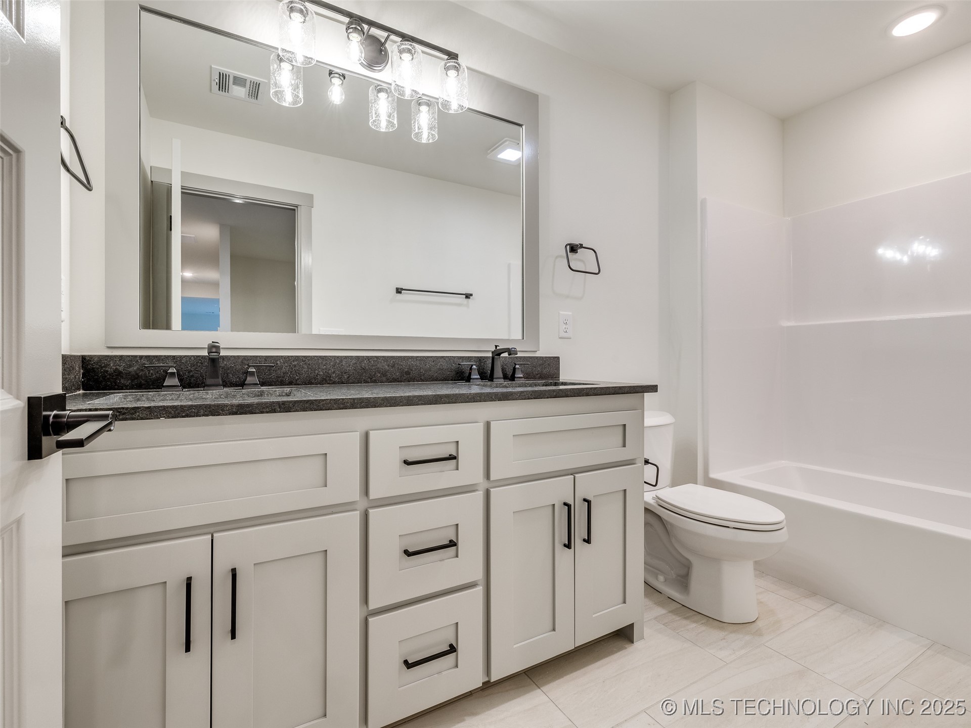 2354 E 134th Circle Property Photo 39