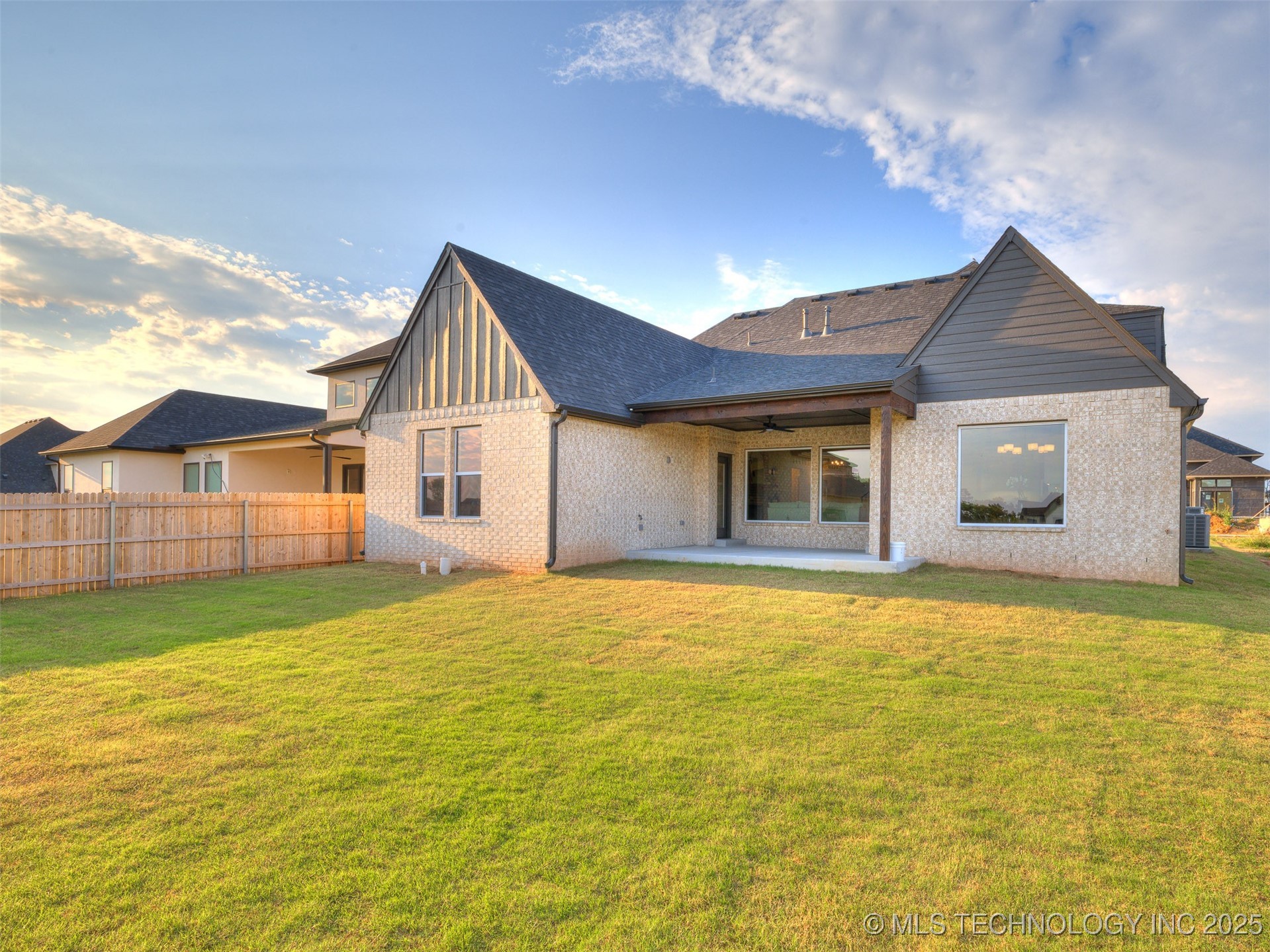 2354 E 134th Circle Property Photo 45