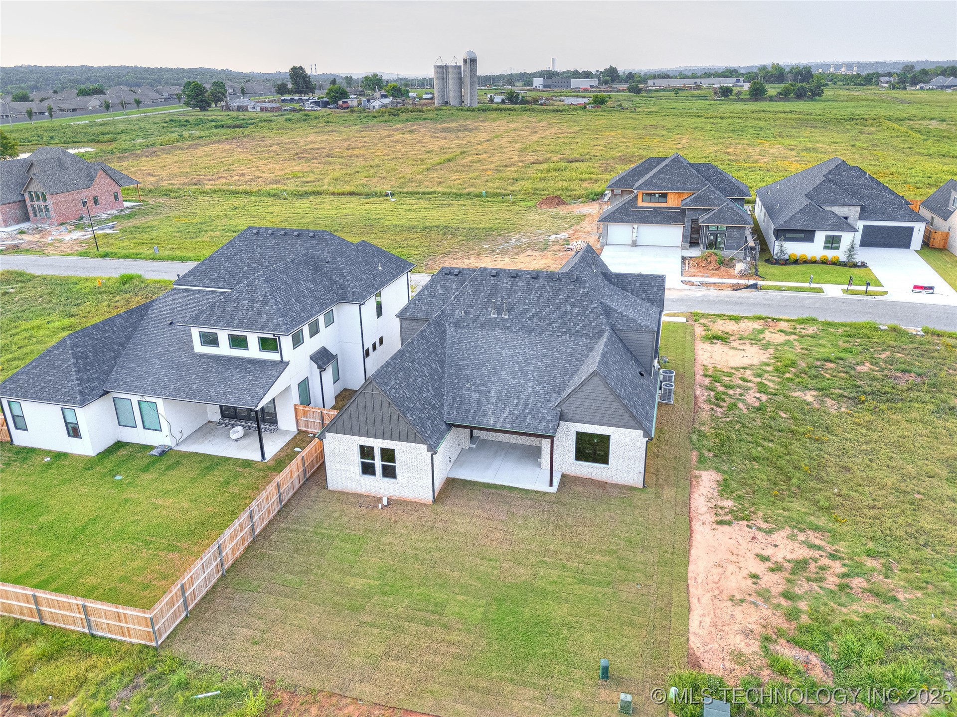 2354 E 134th Circle Property Photo 46