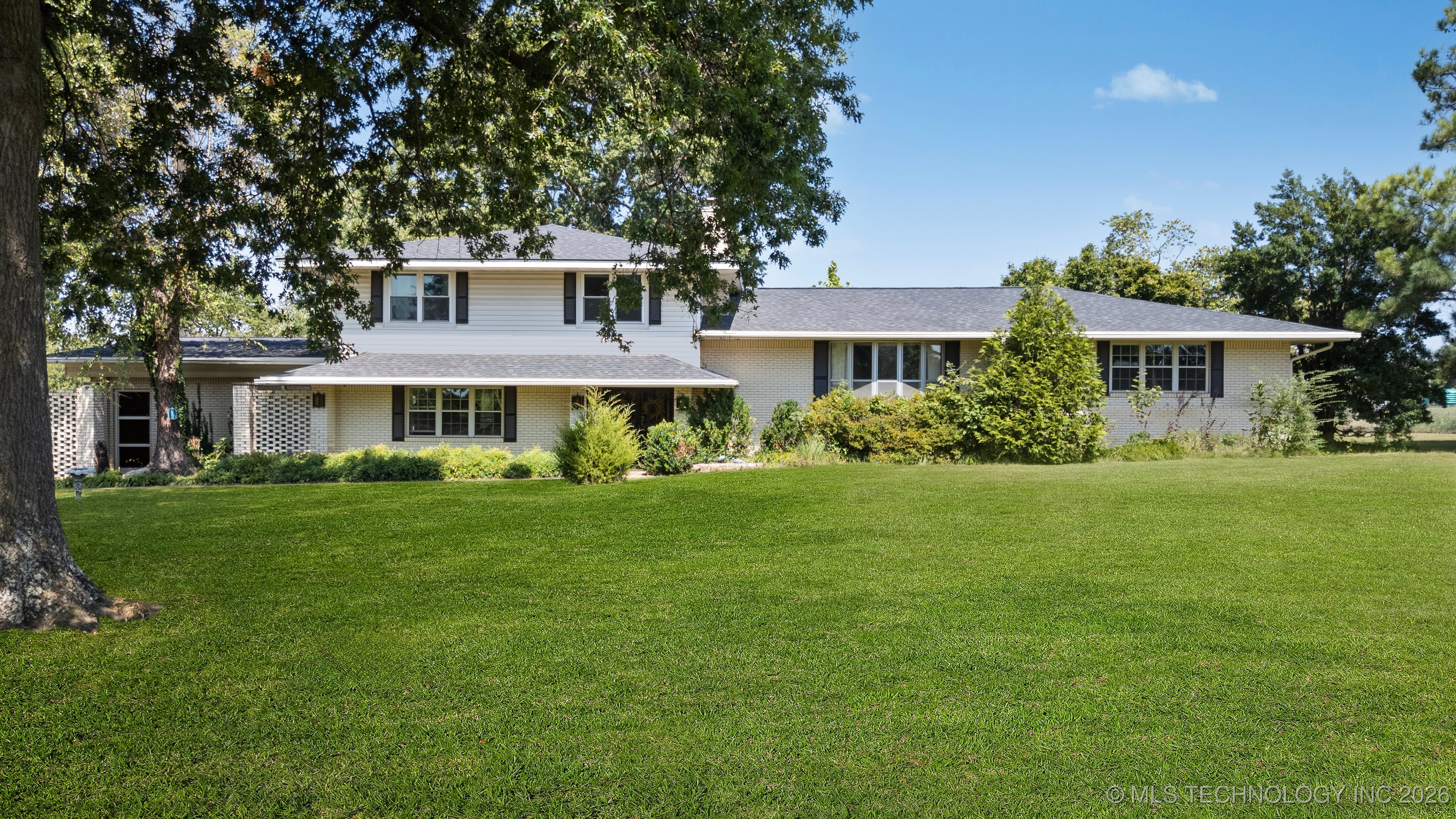 10805 E 470 Road Property Photo 2