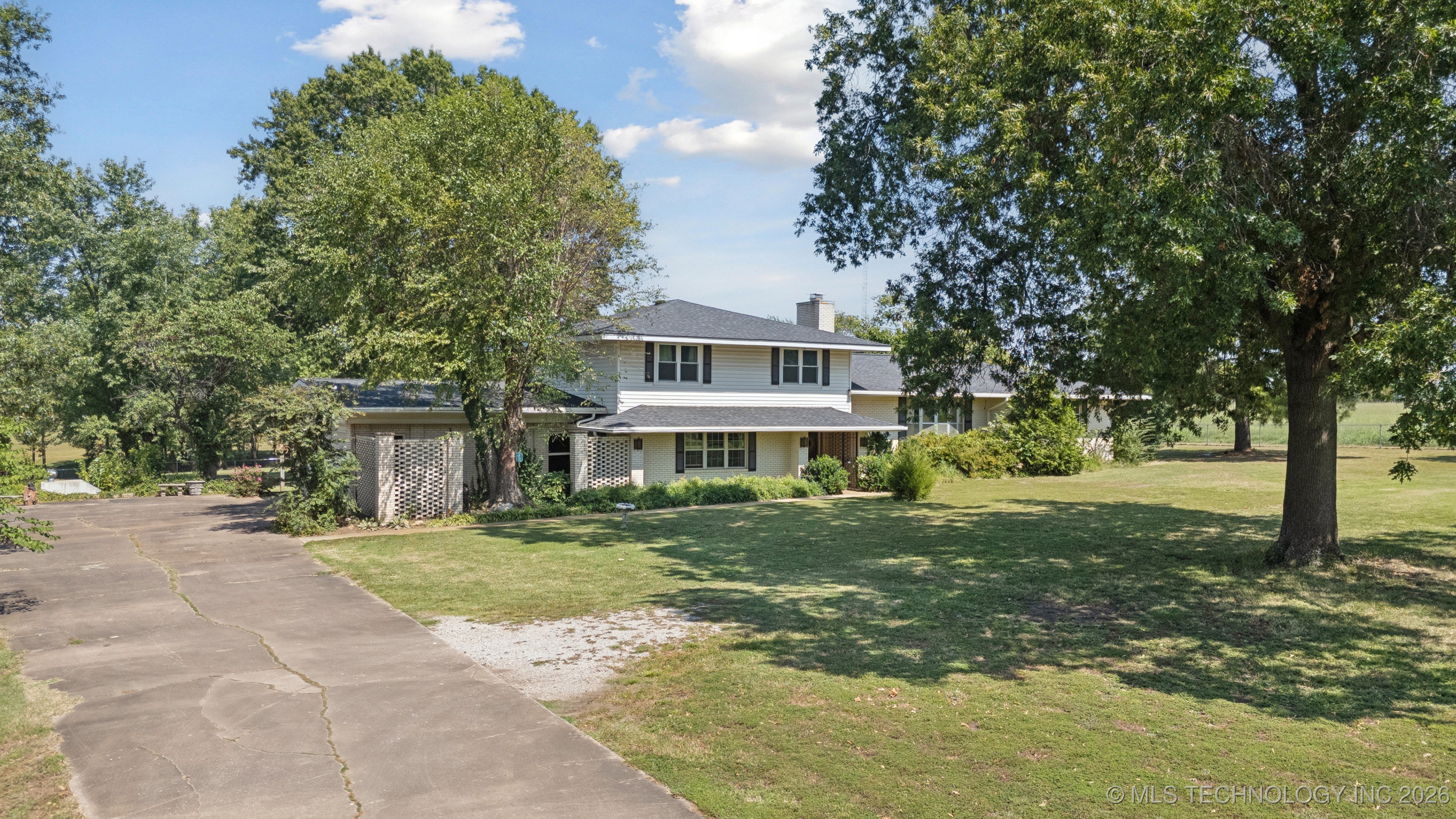 10805 E 470 Road Property Photo 4