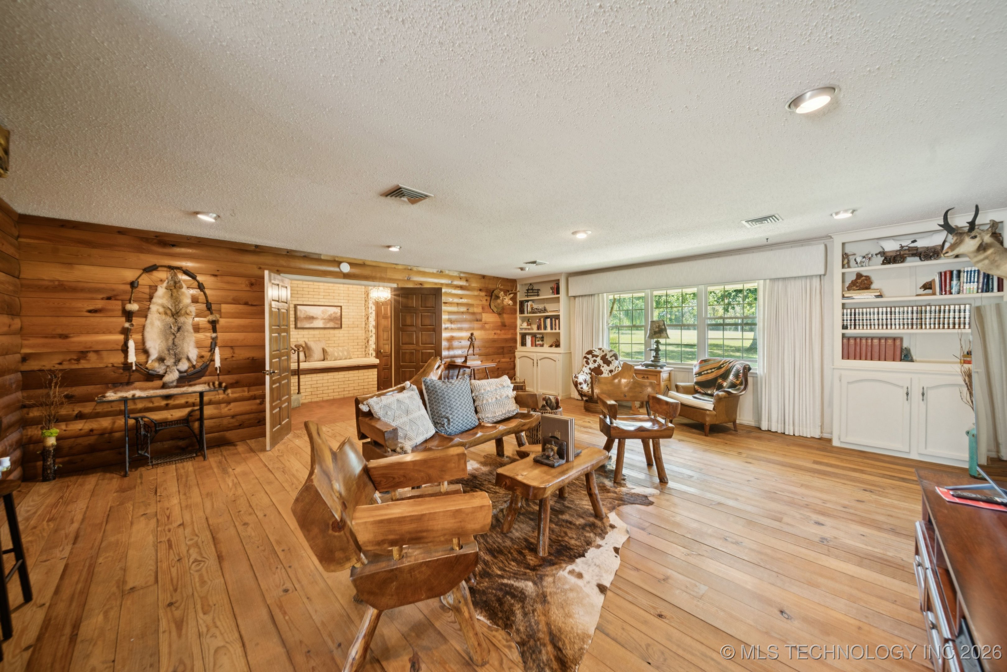 10805 E 470 Road Property Photo 9