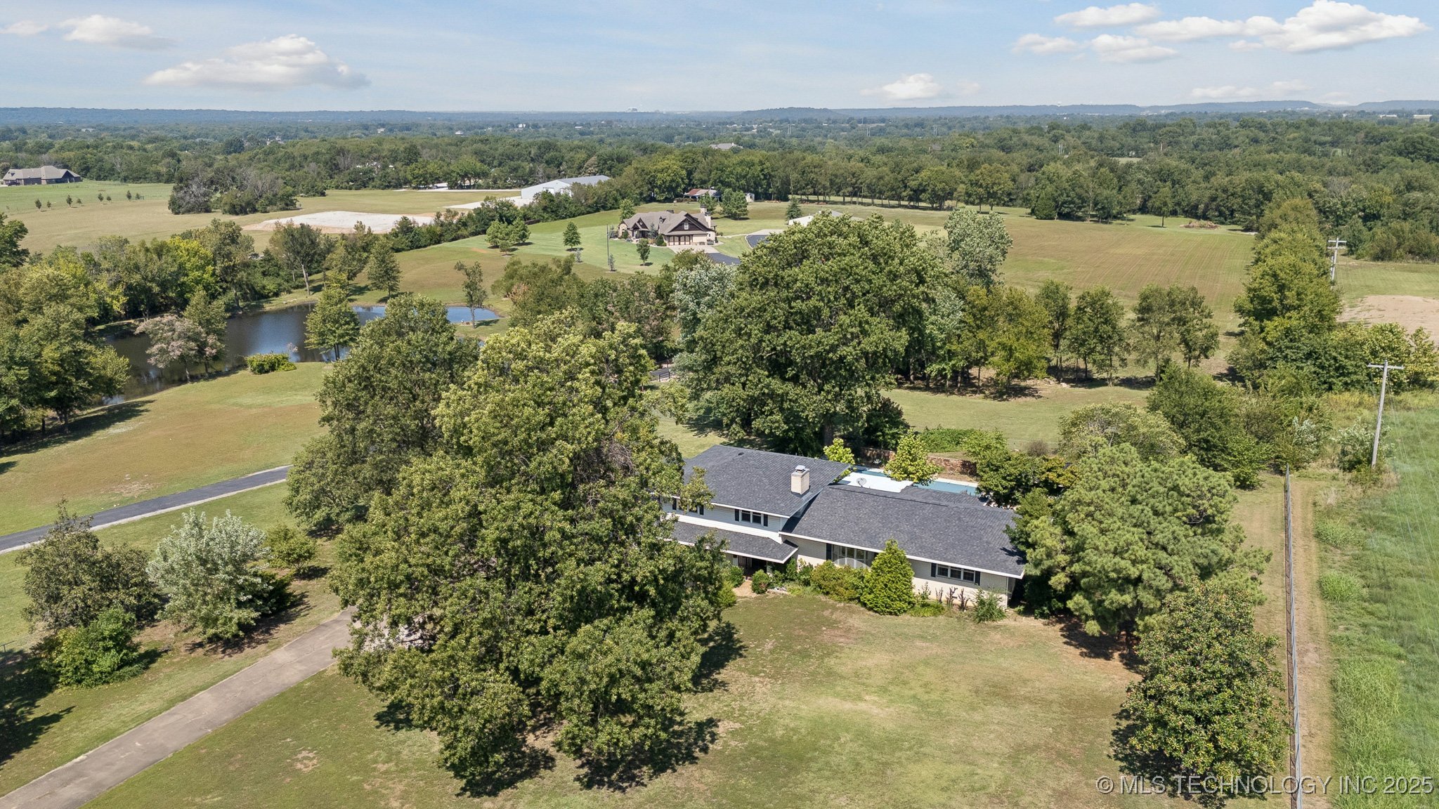 10805 E 470 Road Property Photo 52