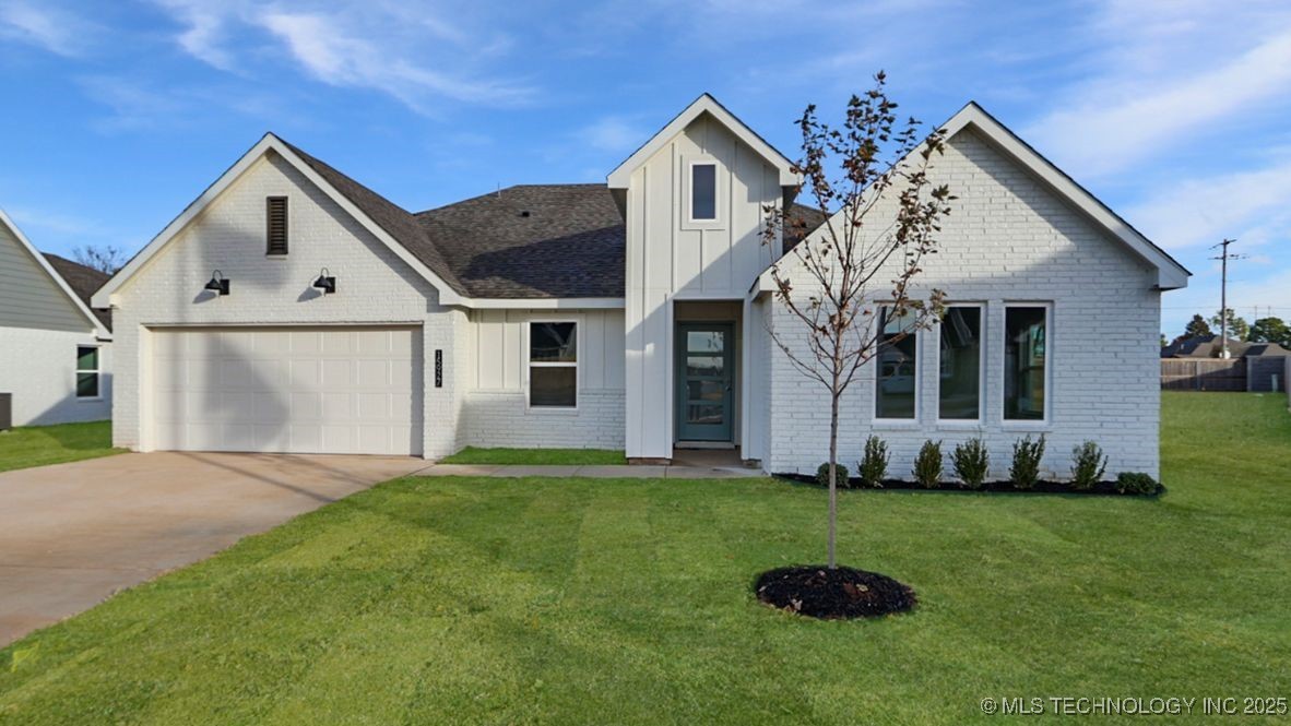 15927 E 75th Place North Property Photo 1