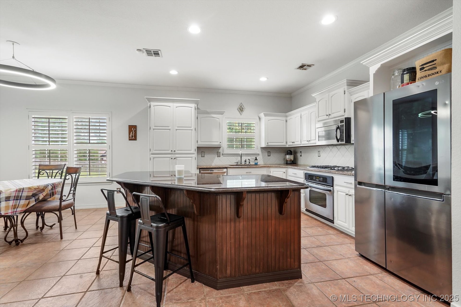 3810 S Palm Avenue Property Photo 8